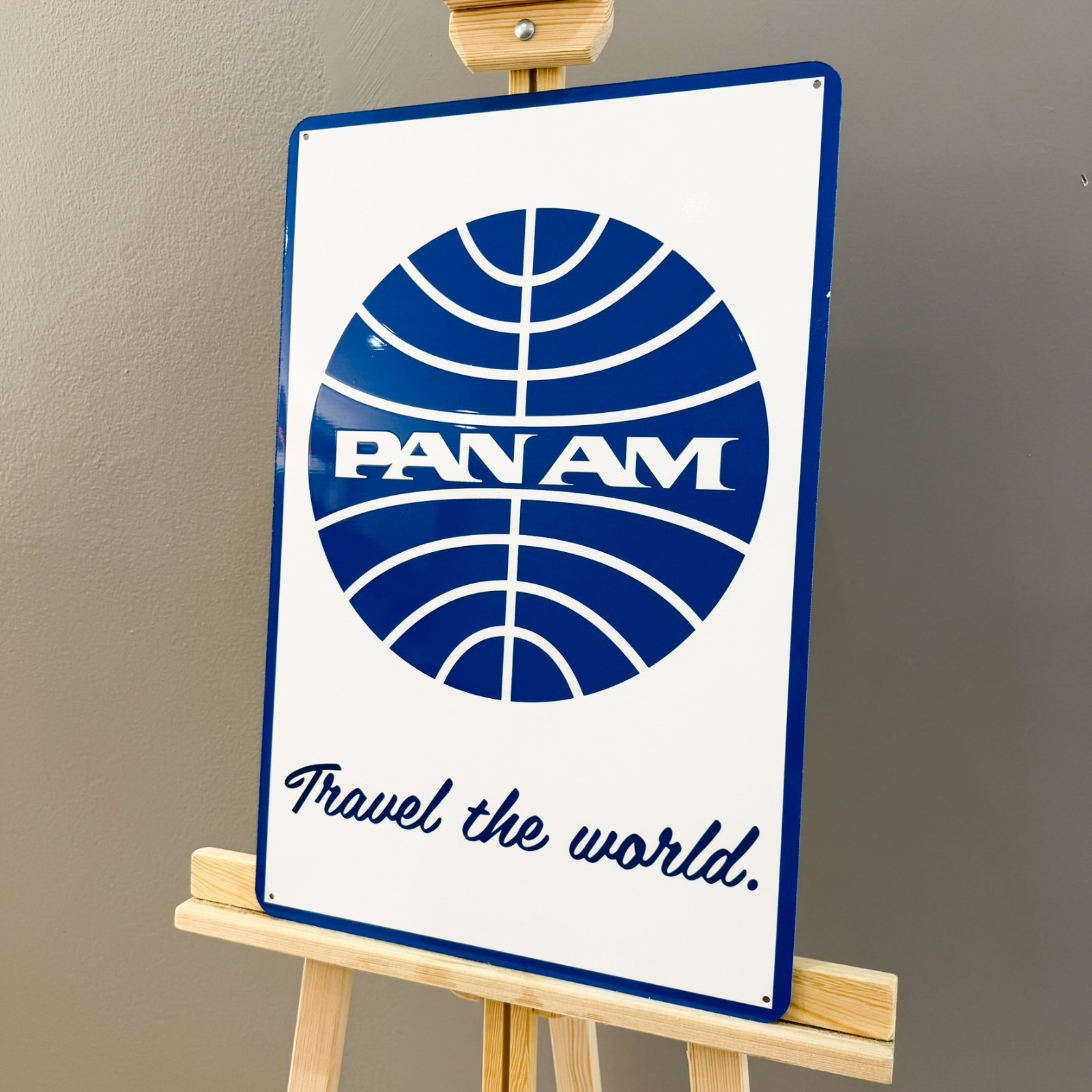 Pan Am – “Travel the World” Airline Logo Metal Sign – 60 × 40 cm (23.6” × 15.7”)