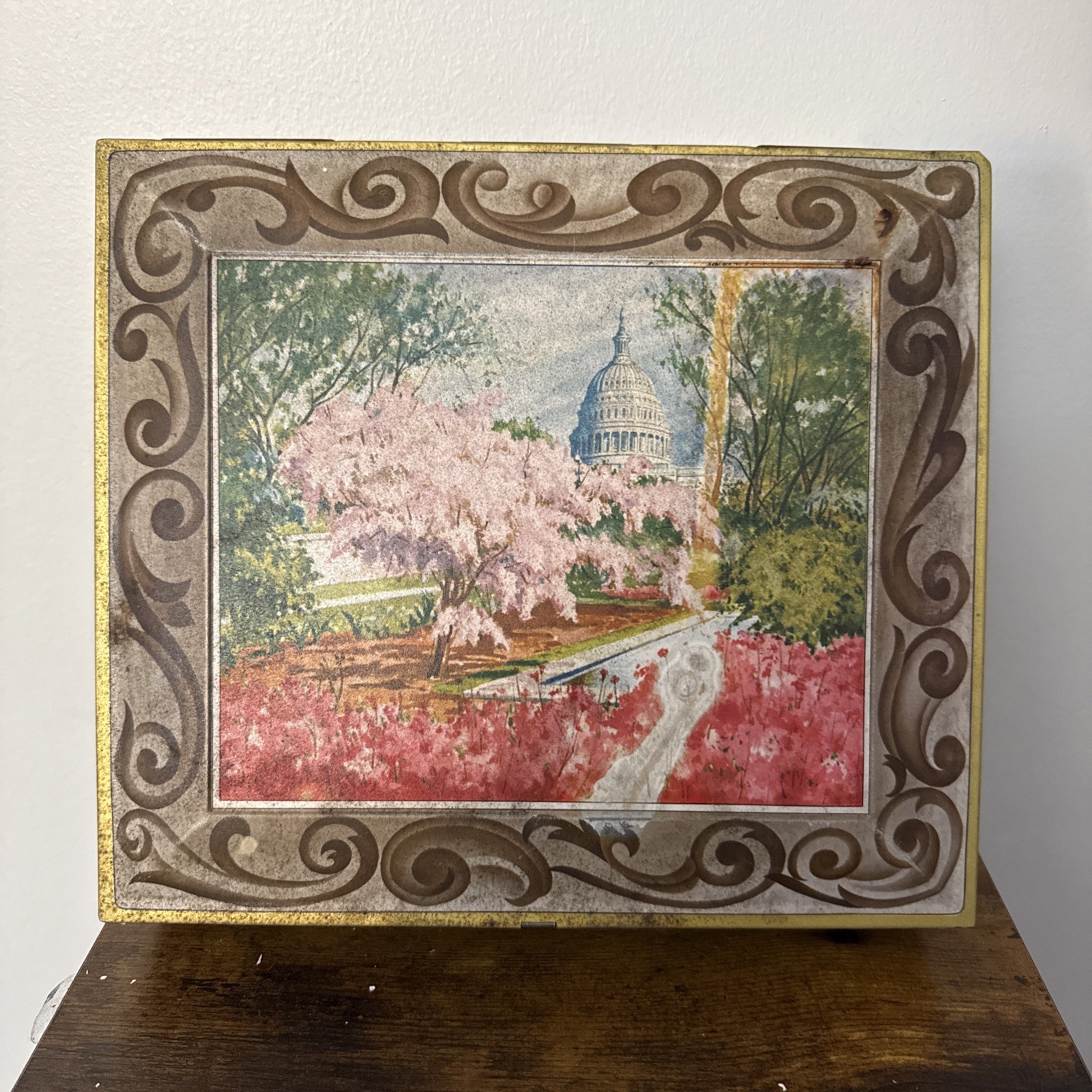 Vtg Sunshine Biscuit Tin Washington DC Cherry Blossoms Large Metal Hinged Box