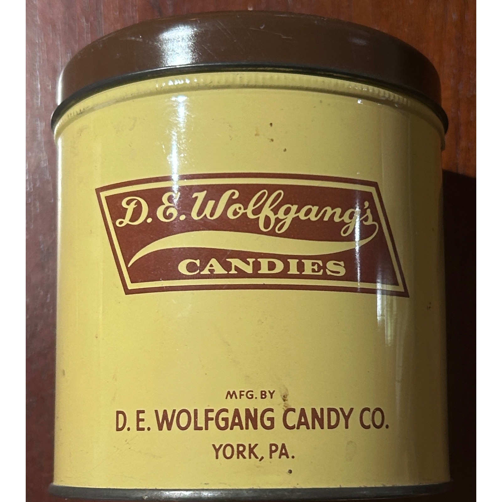York PA Wolfgang Candies Tin Yellow Vintage Advertising Confections Kitchenalia