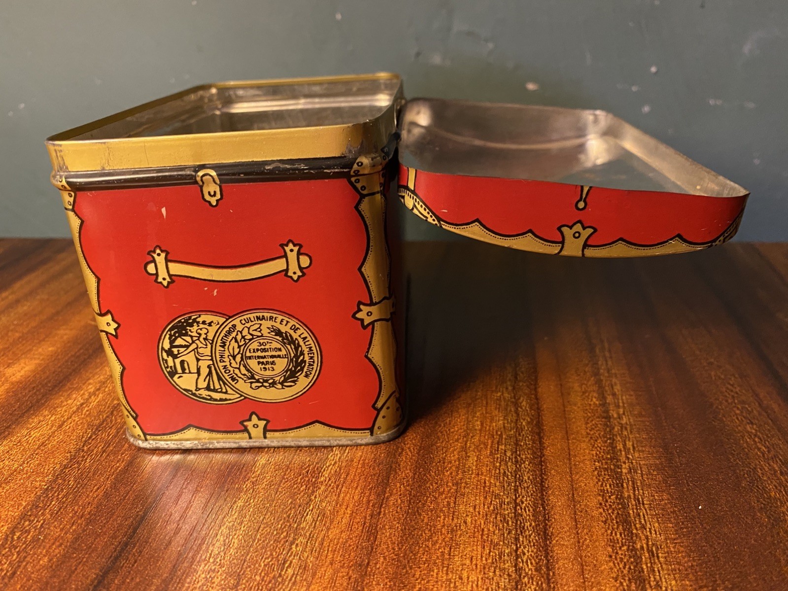 Vintage Swee-Touch-Nee Tea Empty Tin The Consolidated Tea Co Aristocrat of Tea