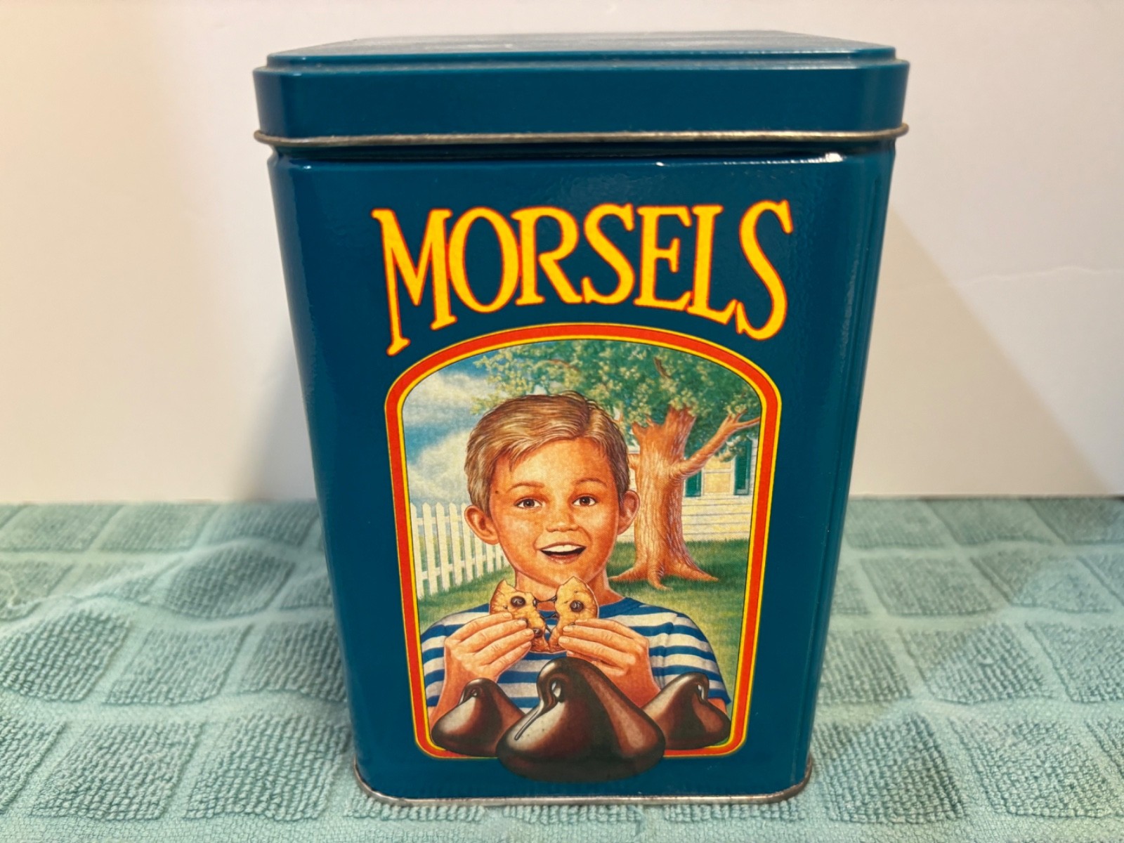 Vintage Limited Edition Nestle Toll House Cookies Morsels Tin Can