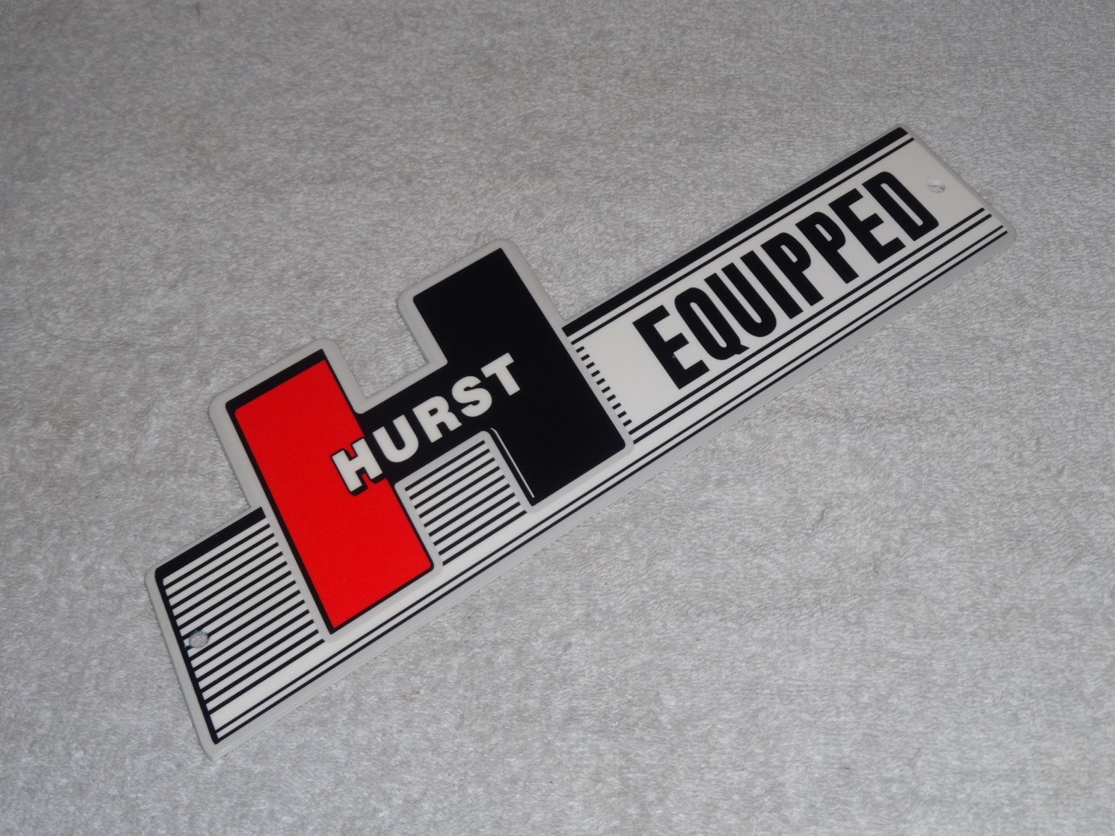 VINTAGE HURST EQUIPPED 4 5 SPEED SHIFTER 12″ METAL CAR TRUCK GASOLINE & OIL SIGN