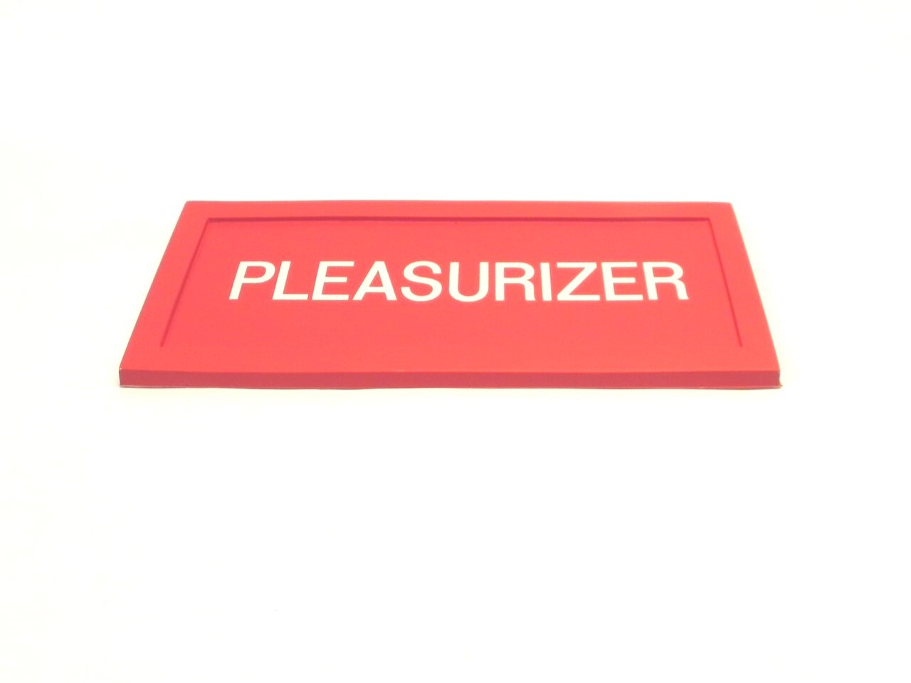 VINTAGE UNITED DELCO DEALERSHIP SIGN PLASTIC “PLEASURIZER” 12″x5 3/4″x1/8″ NOS