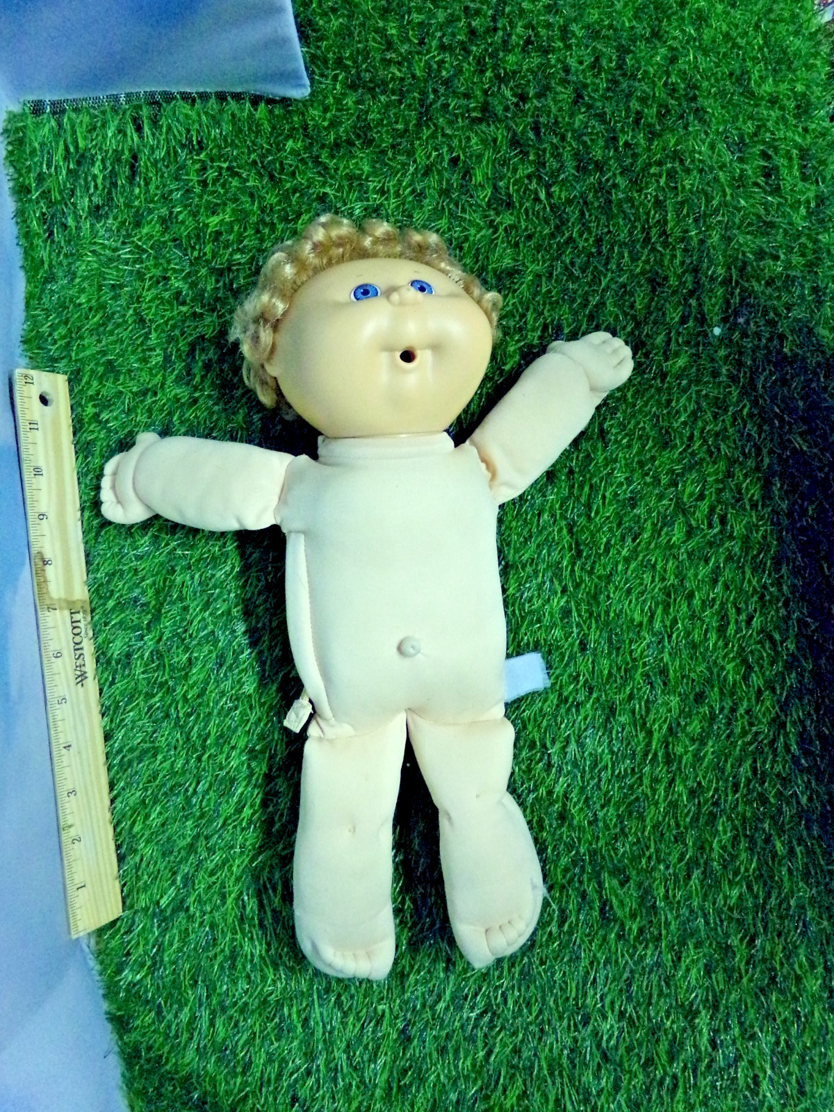 CABBAGE PATCH KID DOLL HASBRO BABY LOOK AT PICS PACI FACE TAKES BATTERIES