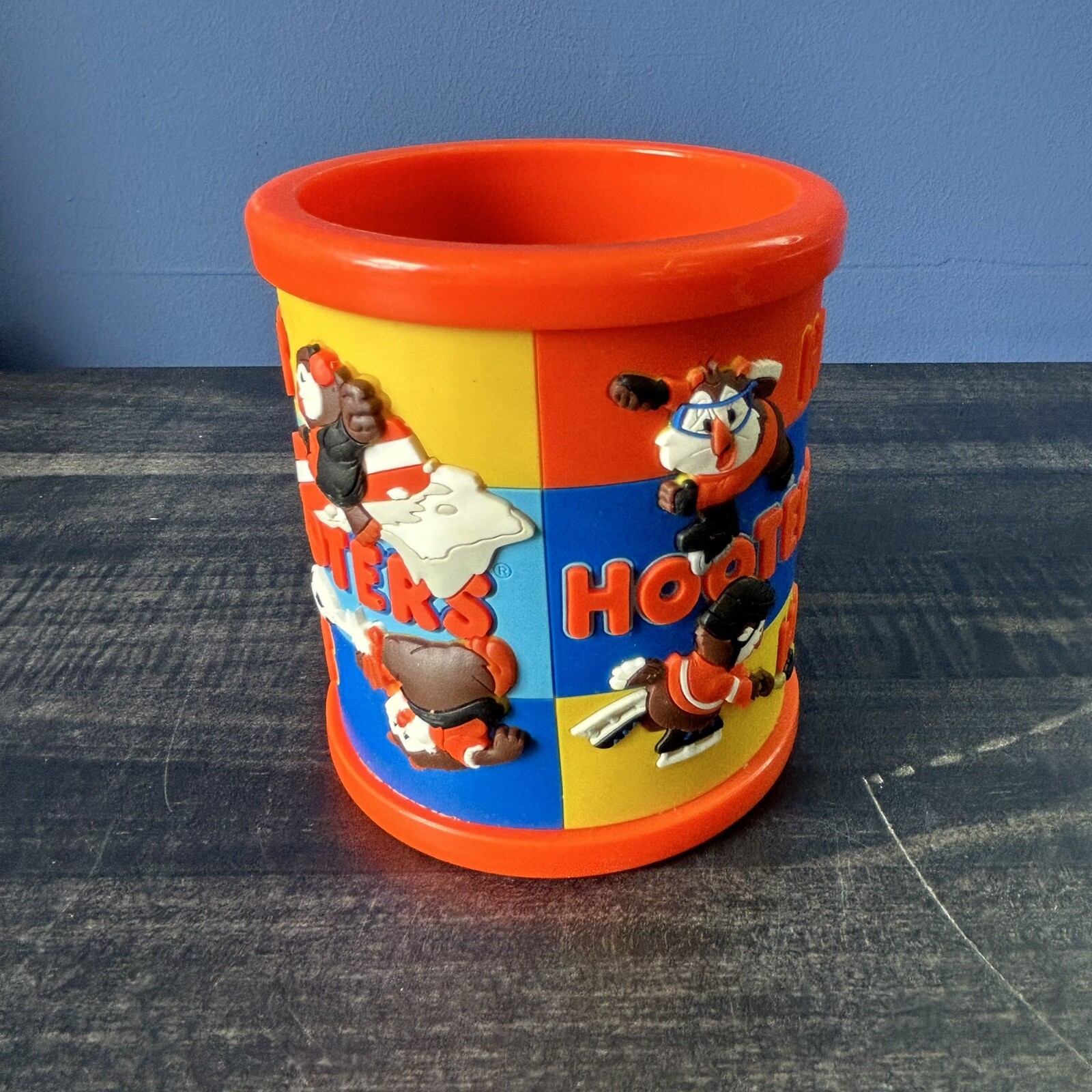 Hooters 8oz 3D Plastic Rubber Mug Owl Basketball Soccer Hockey Surfing