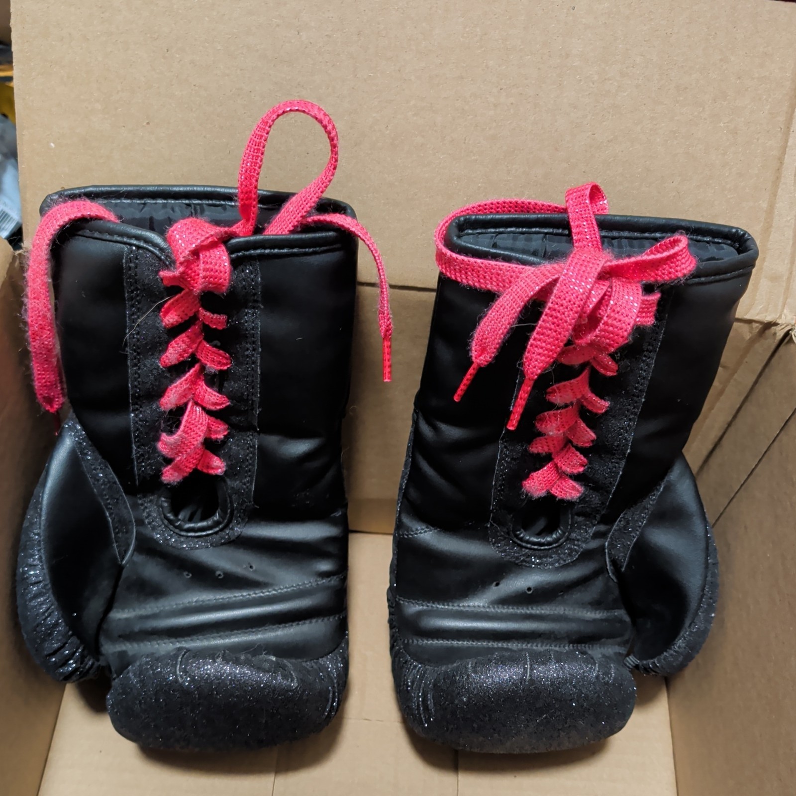 Rare Black Glitter Victoria Secret’s Boxing Gloves
