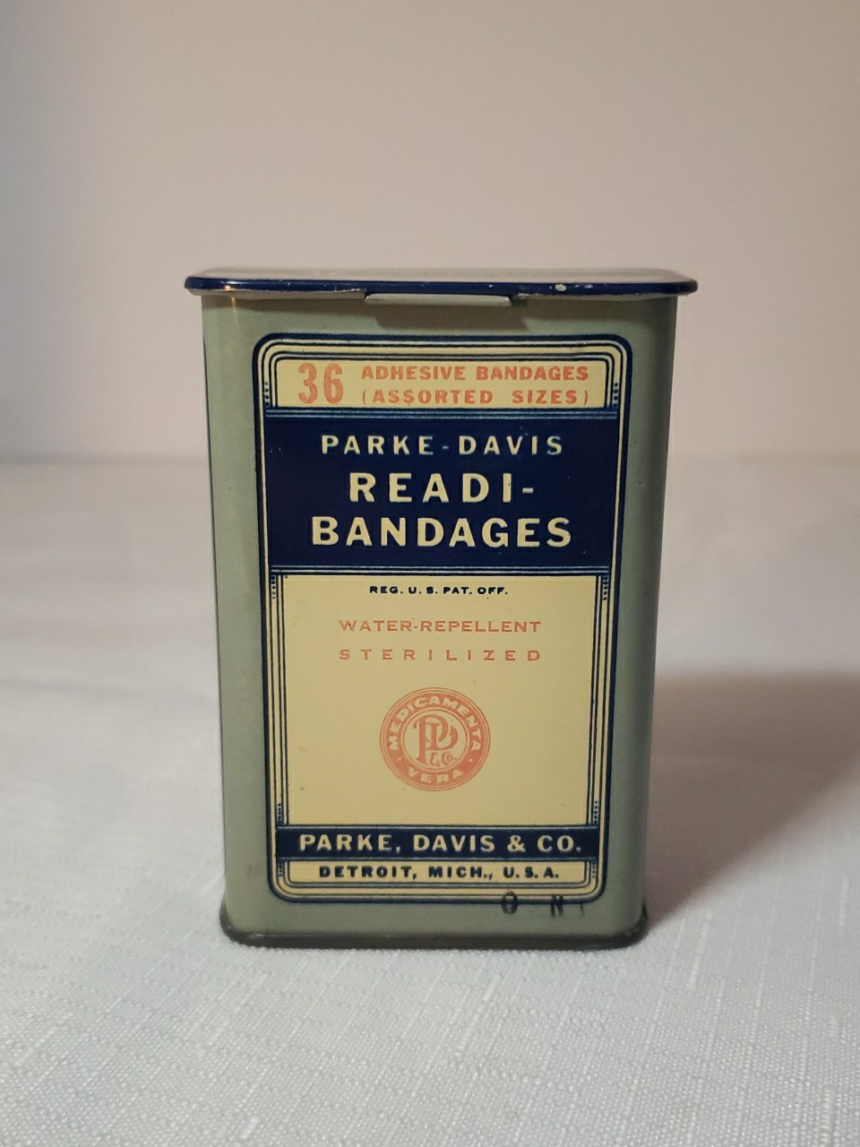 Vintage Parke-Davis Readi-Bandages Medical Tin c1930’s – 1940’s Great Condition!