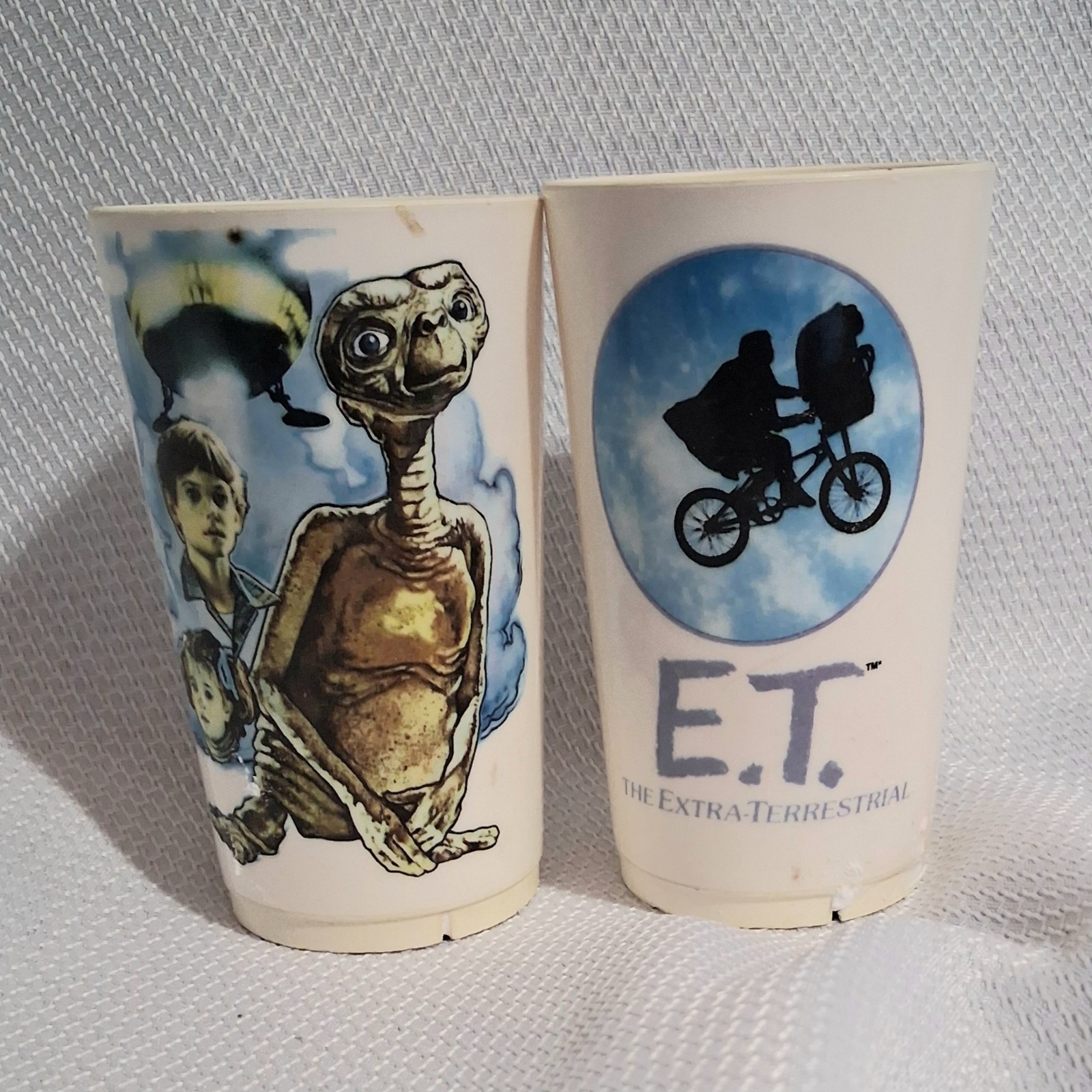 ET 1982 Plastic Drinking Cups 2 Universal City Studios Extra-Terrestrial