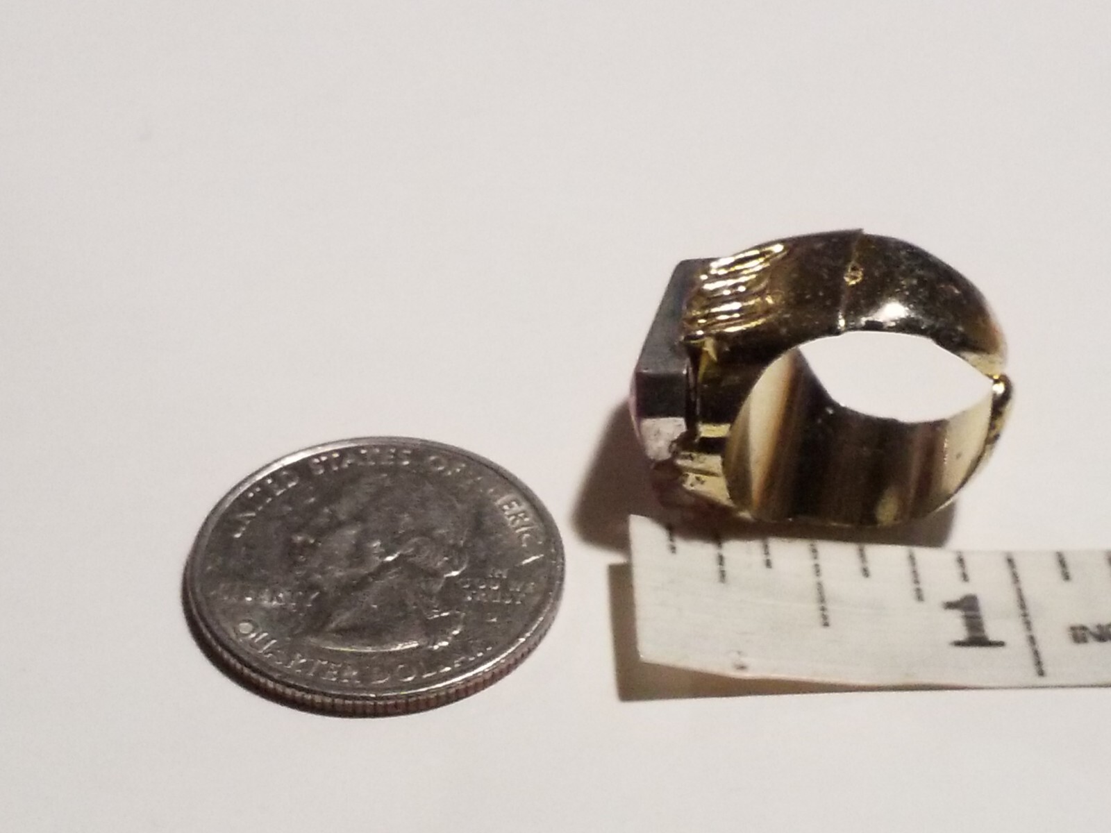 Vintage 1950’s Premium Prize Childs Ring Pink Faux Stone W/ 3D Image Inside