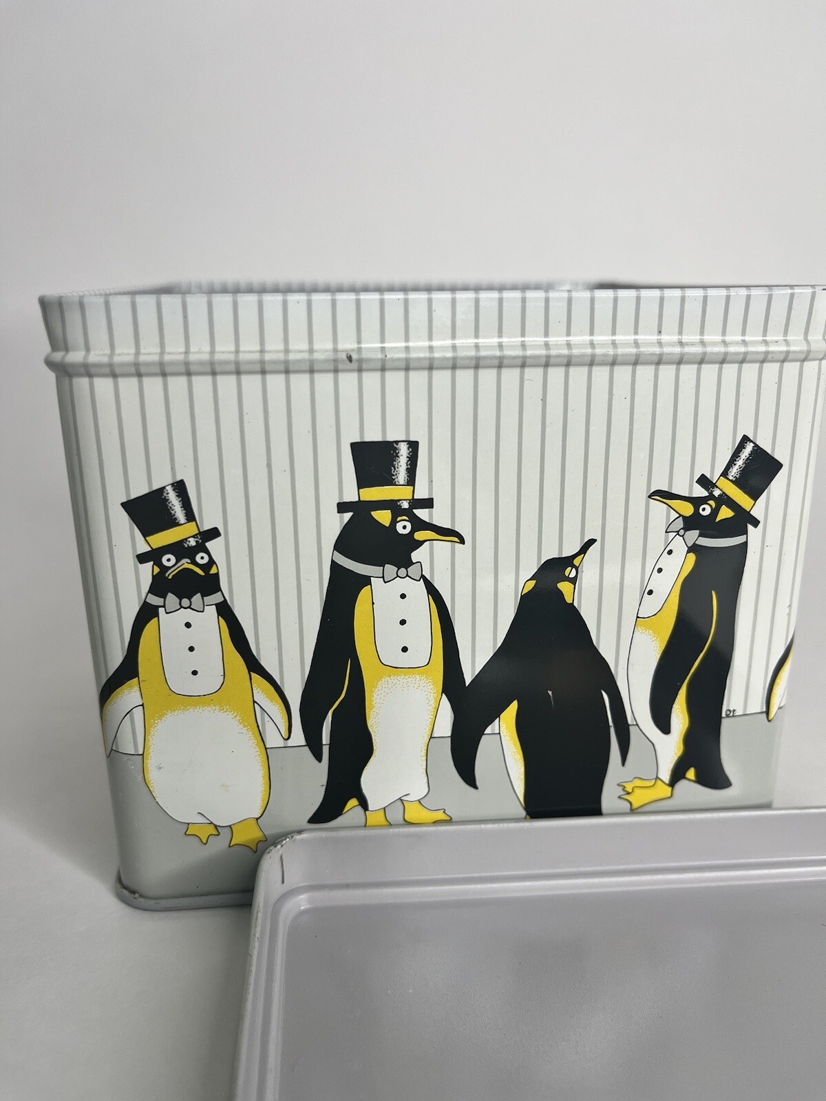 Keller Charles Of Philadelphia Penguins in Top Hats & Bowties Lot 2 Octogon & Sq