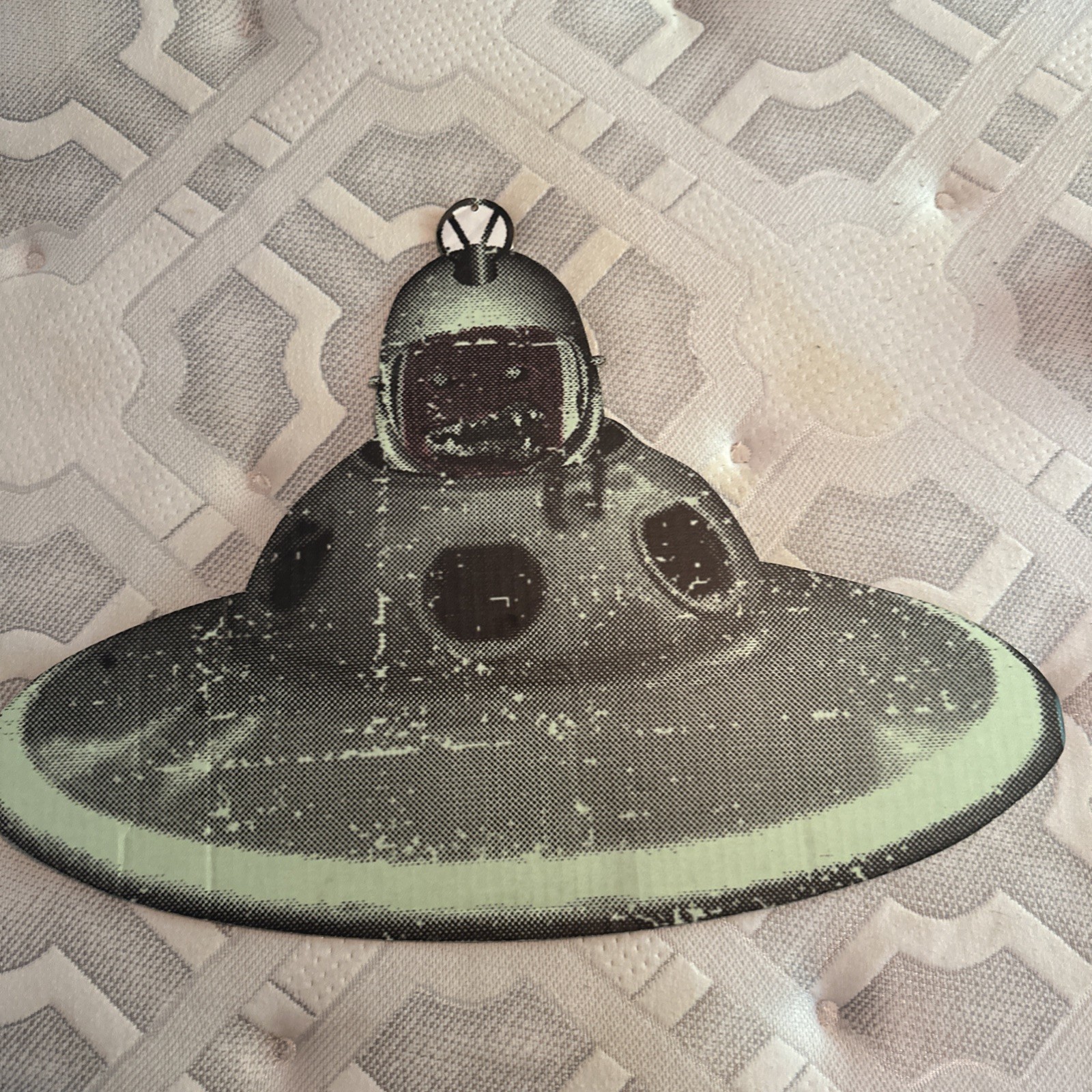 Vans Off The Wall Store Window display ufo spaceship cool vintage 2000’s rare