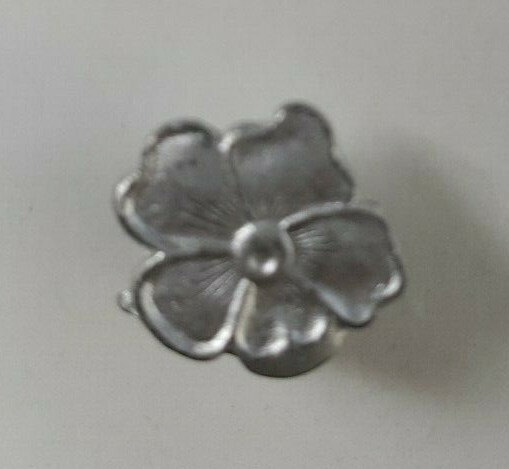 DOWST Premium Cracker Jack Prize Toy Flower w Five Petals Stud or Lapel Button