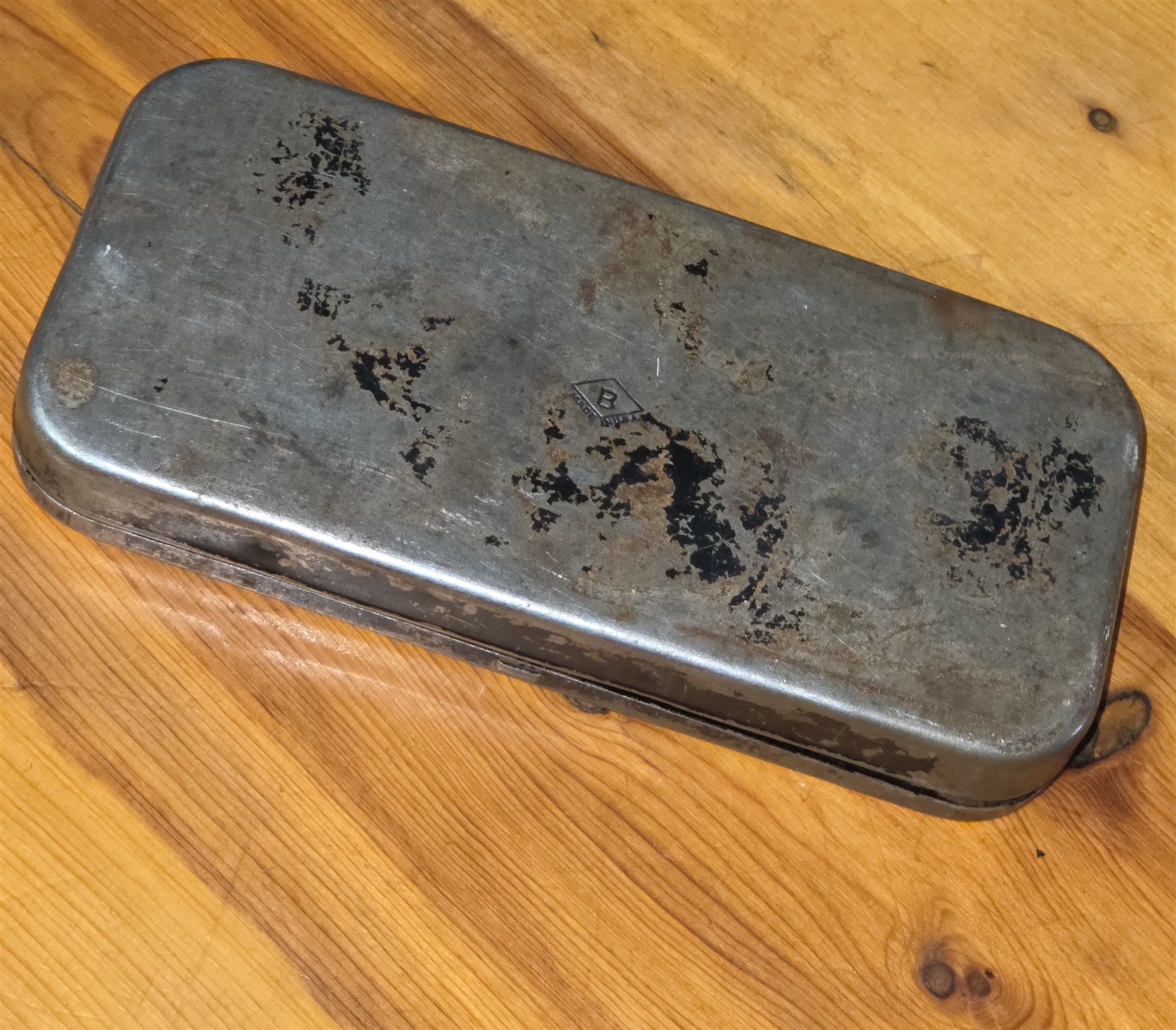 VINTAGE GOLDEN STATE WASHERS METAL HINGED BOX AND CONTENTS RADIATOR SPECIALTY CO