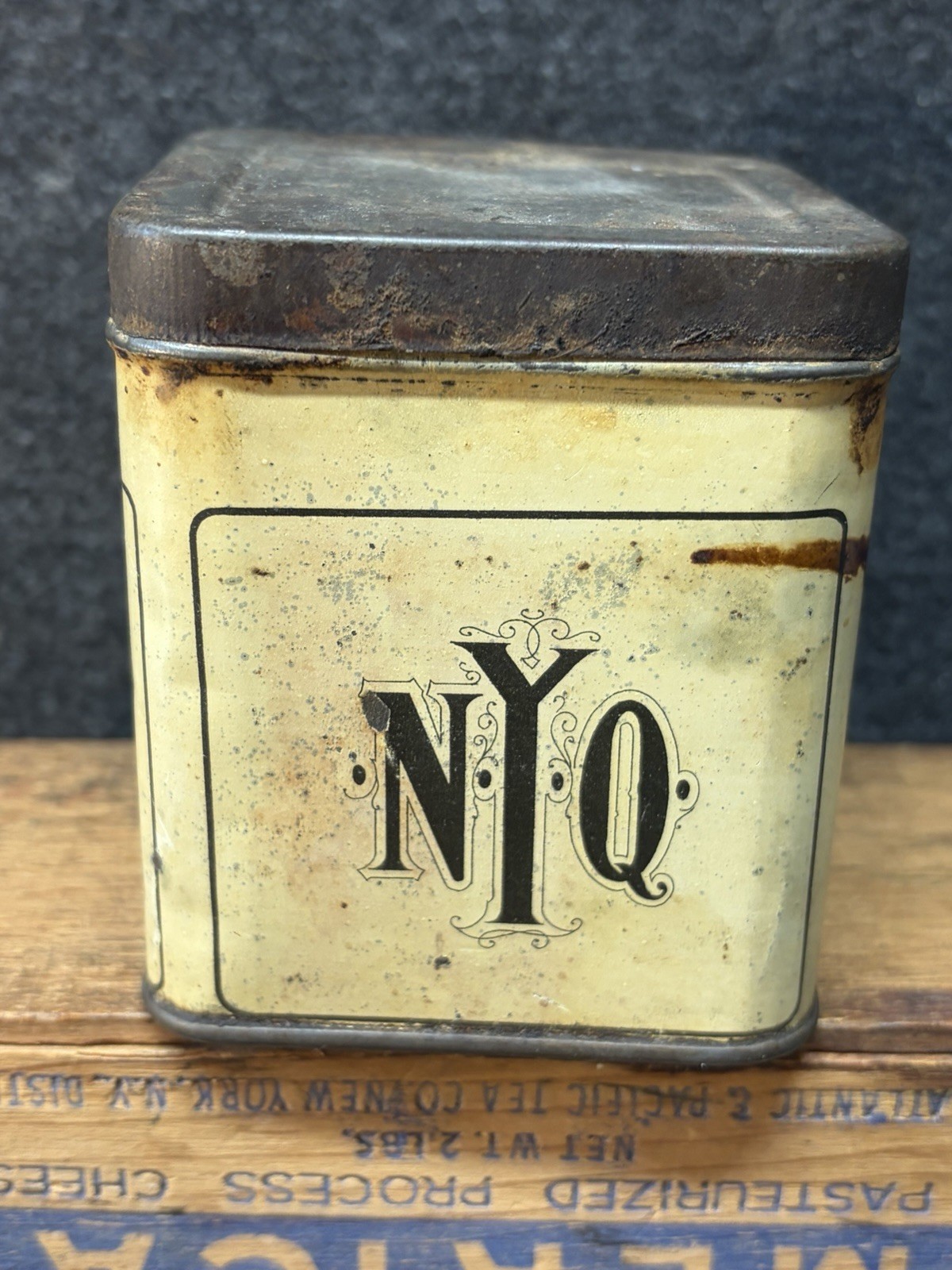 Vtg 1910s New York Quinine Bismuth Subnitrate Litho 1/2Lbs Tin Cocaine Morphine