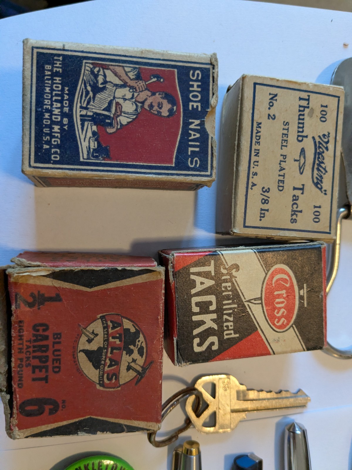 Vintage large lot of advertising items, tacks, shoehorns, pens, knives, + more