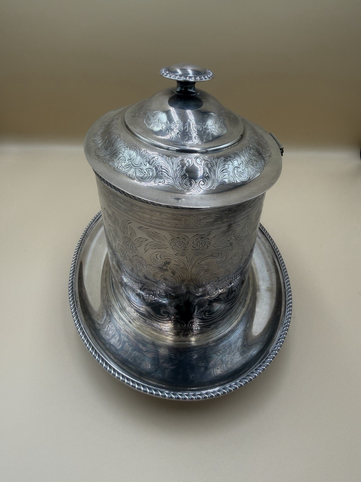 Vintage English Silver Plate Biscuit Barrel Cracker Jar Floral Repousse EPNS