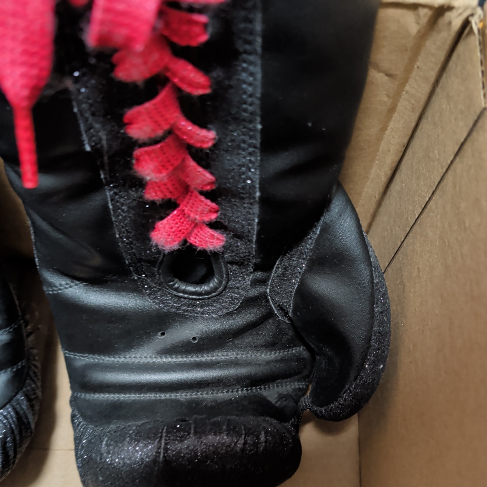 Rare Black Glitter Victoria Secret’s Boxing Gloves