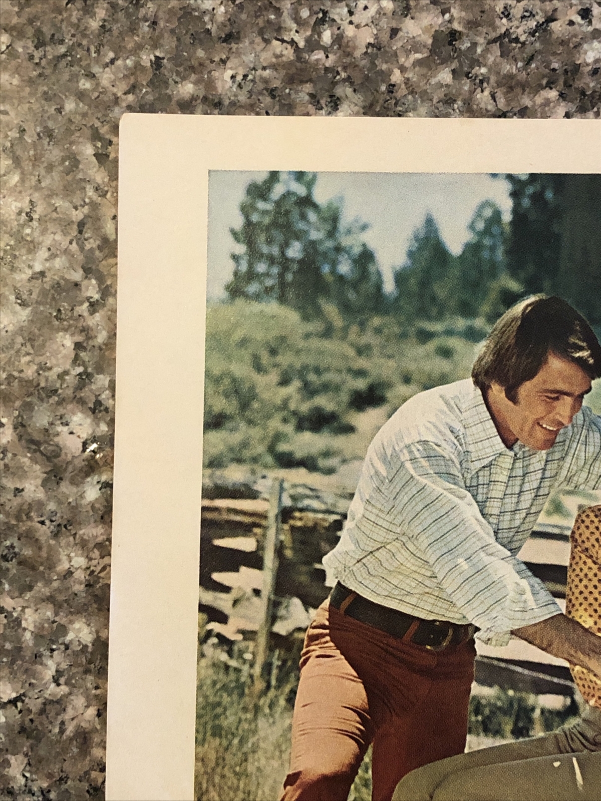1974 Raleigh Cigarettes PRINT AD Camping Couple – Igloo Jug Offer VTG 1970s