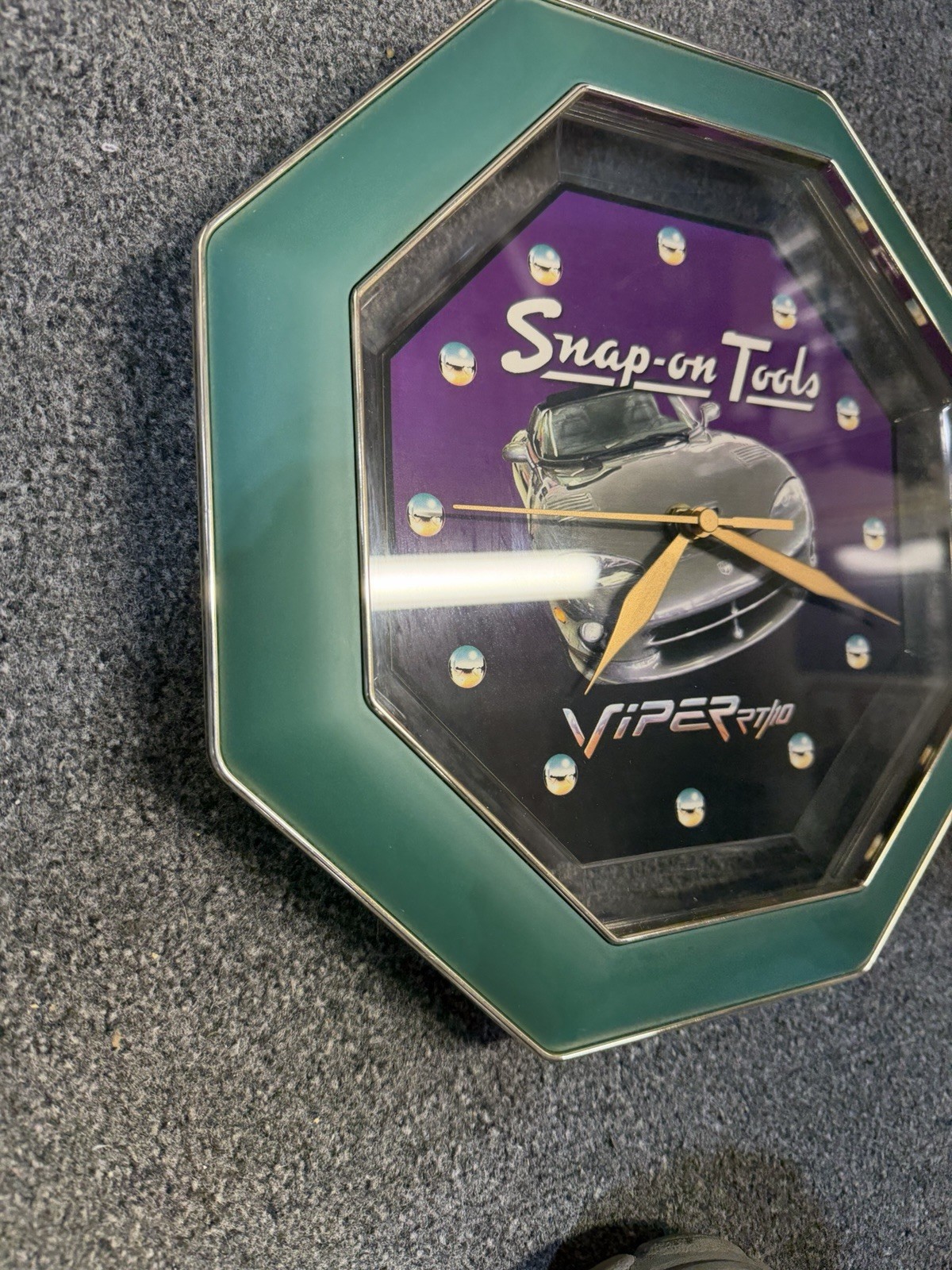 Snap-On Tools Wall Clock 10” Garage Shop Decor – Quartz – Green/Purple – Working