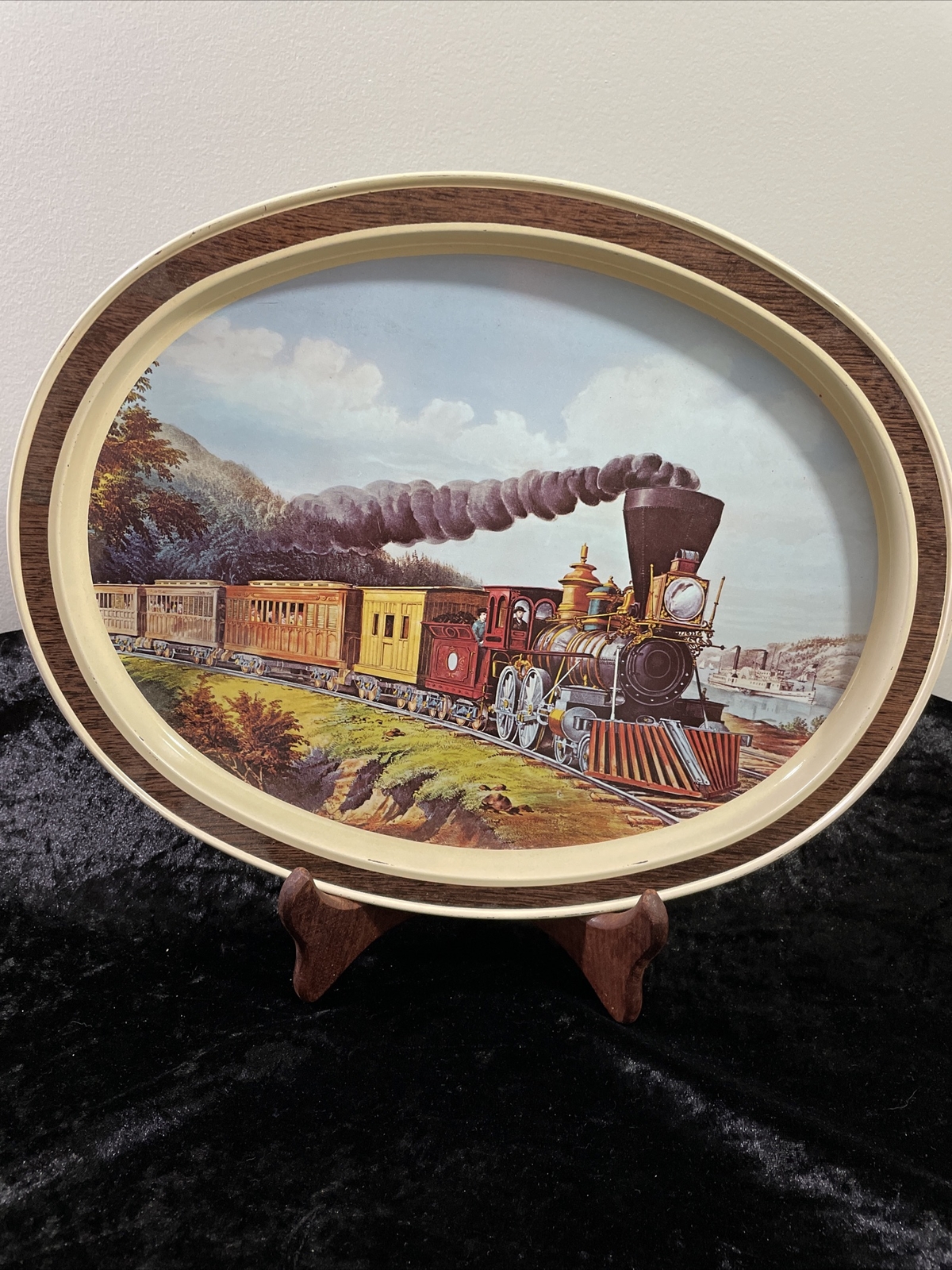 Sunshine Biscuit 1982 American Express Train 14.5″ x 11.5″ Oval Metal Tray