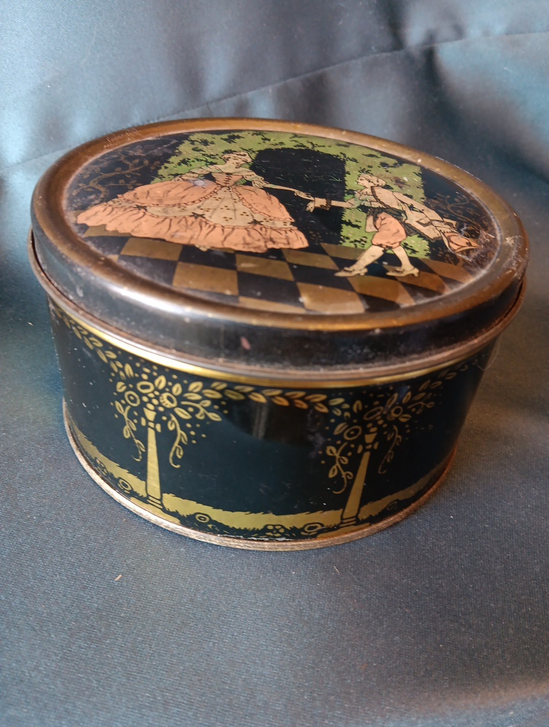 Rococo Revival Chromolithographed Biscuit or Confectionery tin w/lid