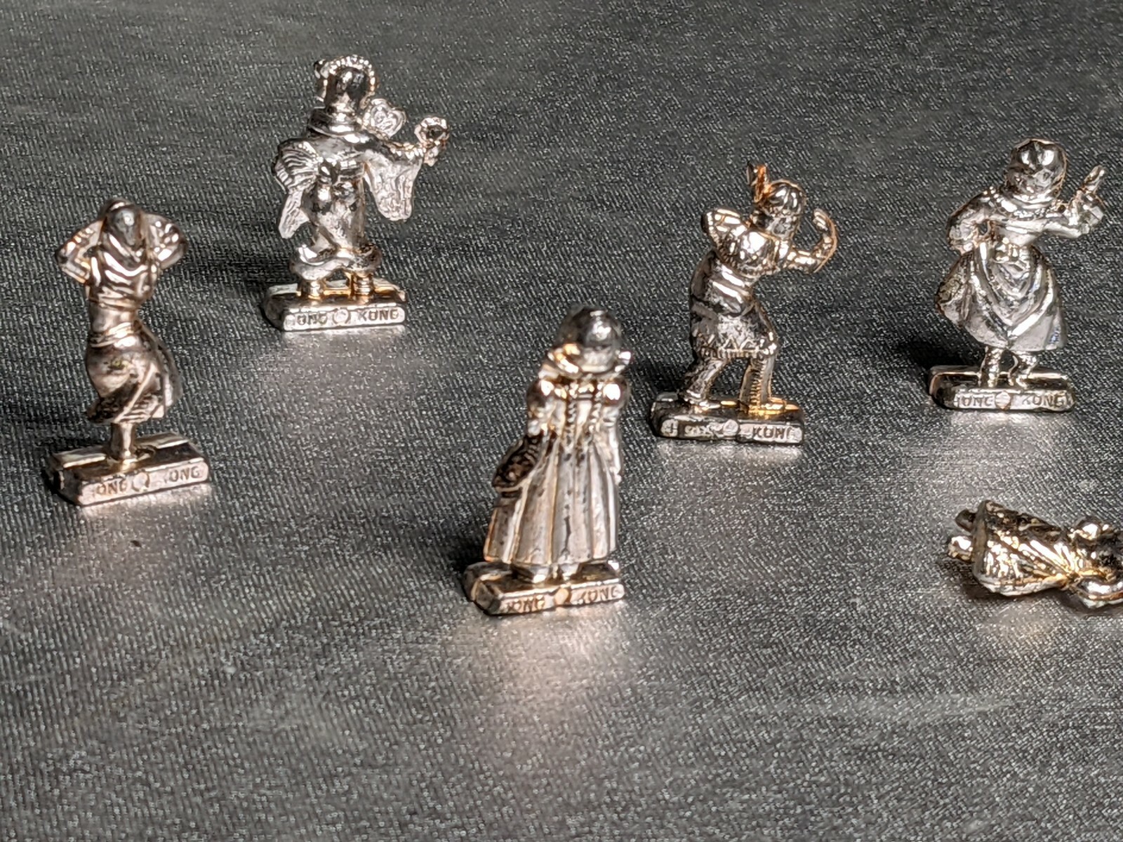 MINIATURE SILVER TOY FIGURES. MID CENTURY CRACKER JACK PRIZES CHARMS/ GUMBALL