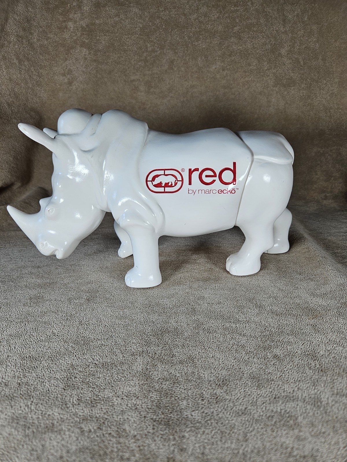 Rare MARC ECKO RED Store Display White Rhino 11.5″x6.5″ Unique Collectible