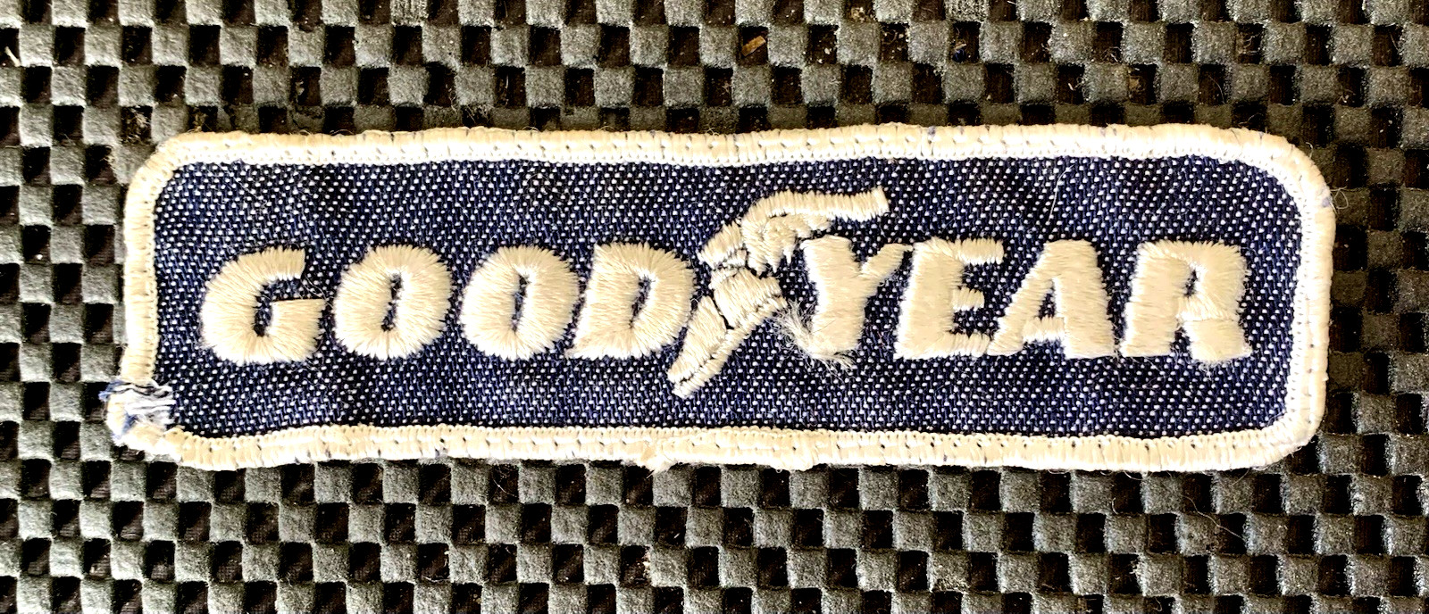 GOODYEAR VINTAGE EMBROIDERED SEW ON ONLY PATCH AUTO TIRES 5 1/4″ x 1 1/2″