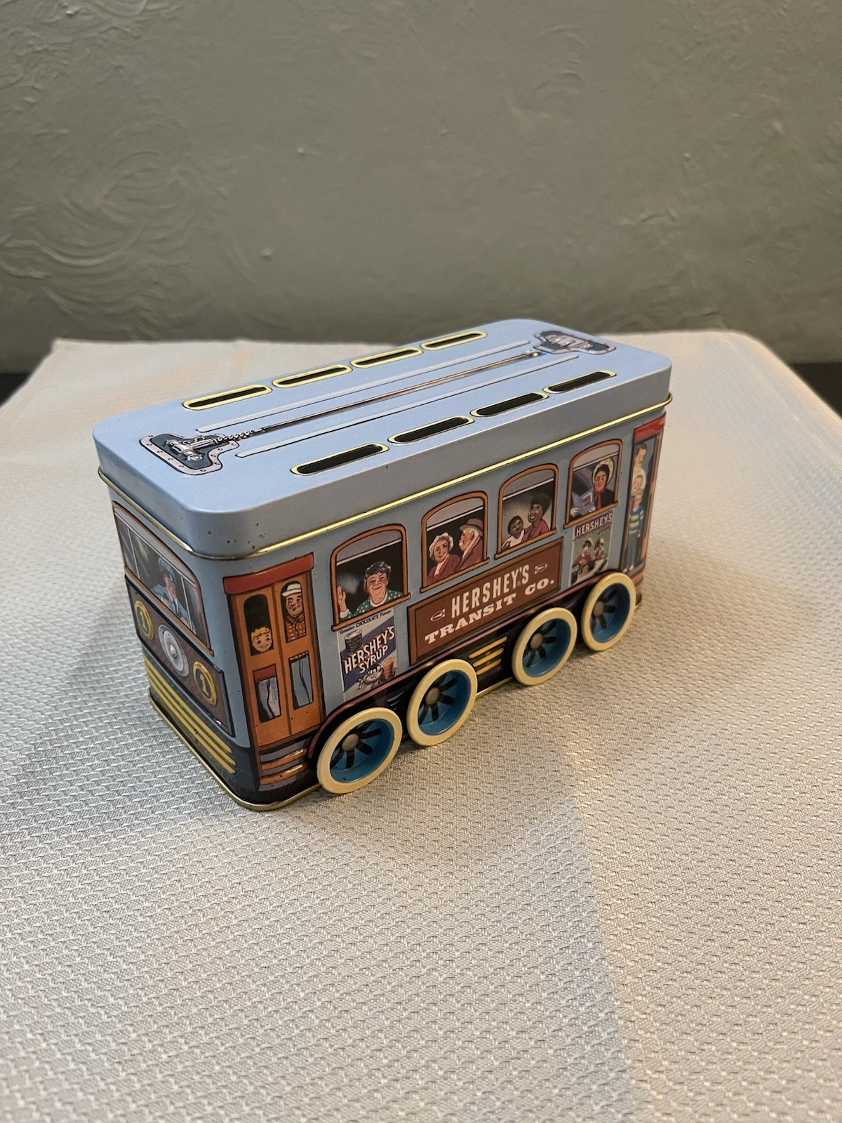 VTG 2000 Hersheys Transit Co Trolley Collector Tin Vehicle Series #2 FREE SHIP!!