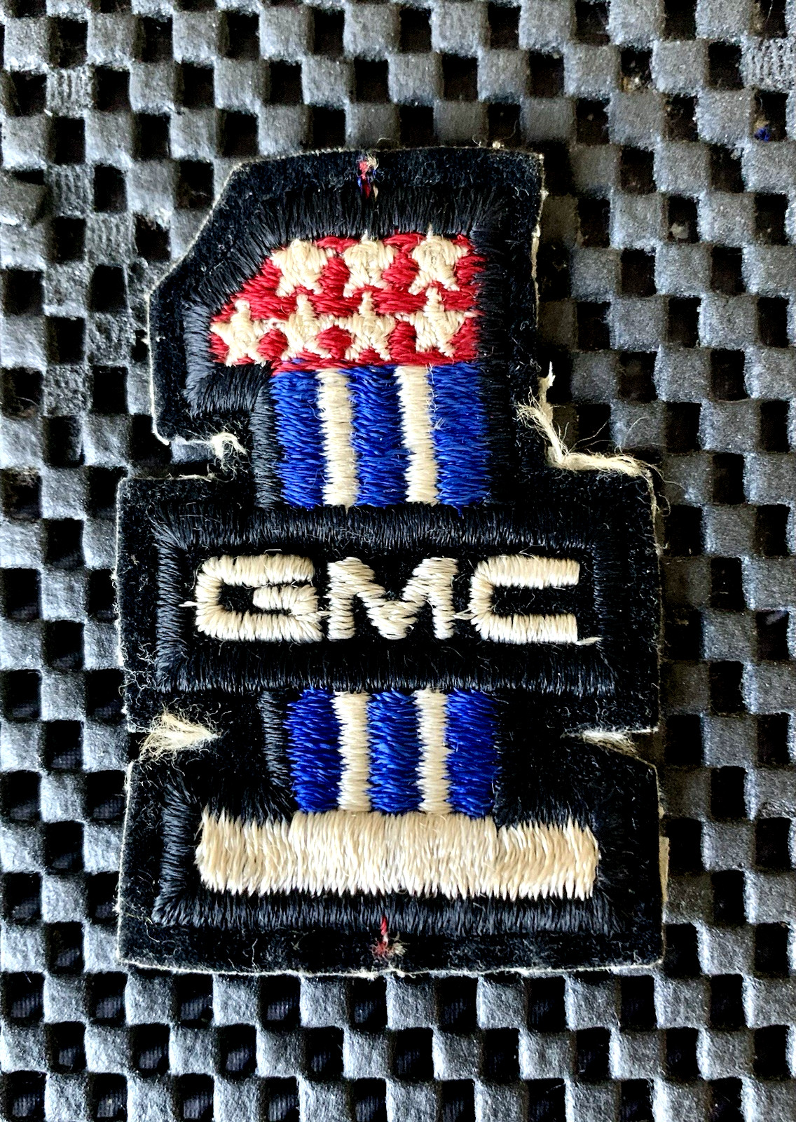GMC # 1 EMBROIDERED SEW ON PATCH GENERAL MOTORS BIG RIGS TRUCKS 1 3/4″ x 2 3/4″