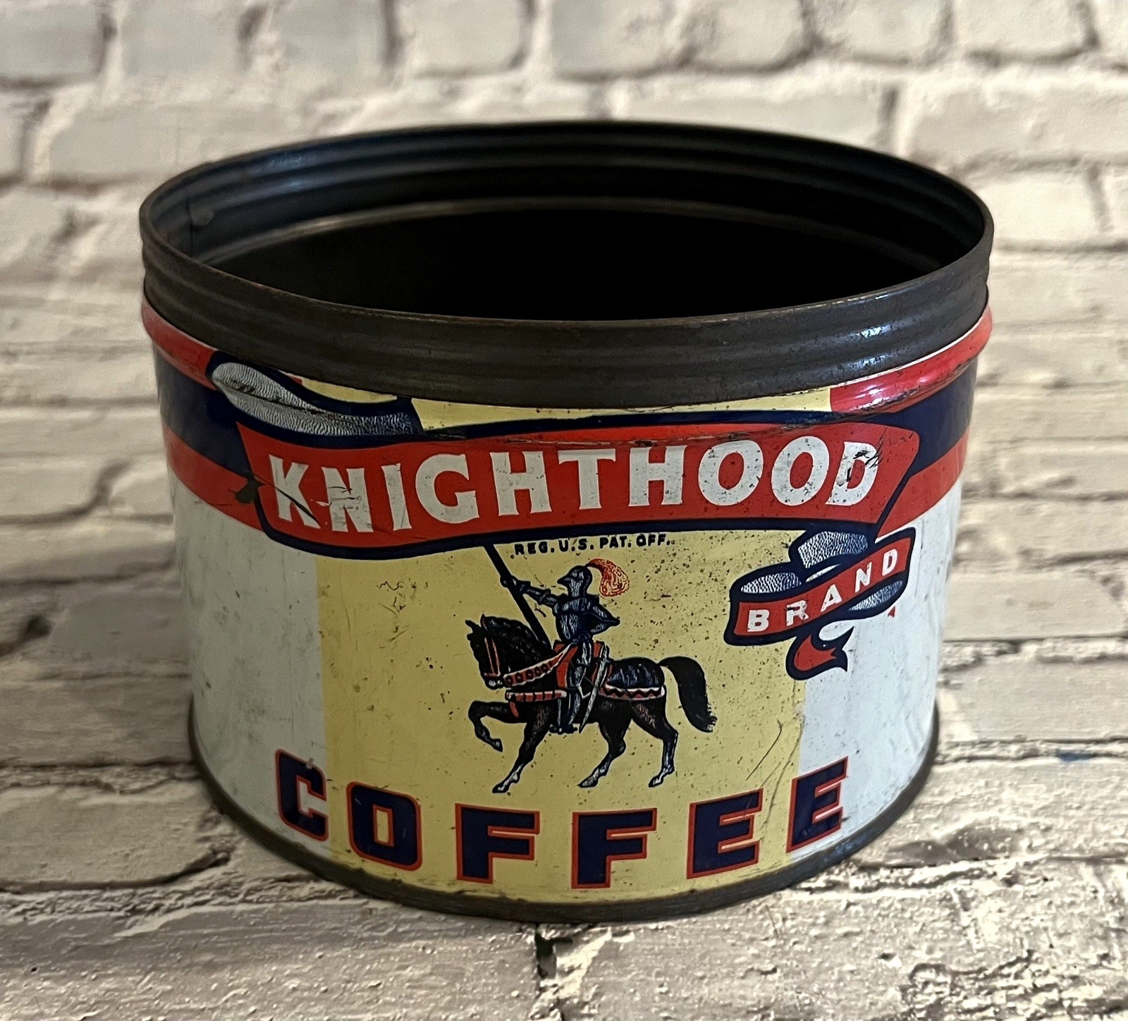 Vintage Knighthood Coffee 1 lb Key Wind Tin Reeves Pavin & Co. NO LID