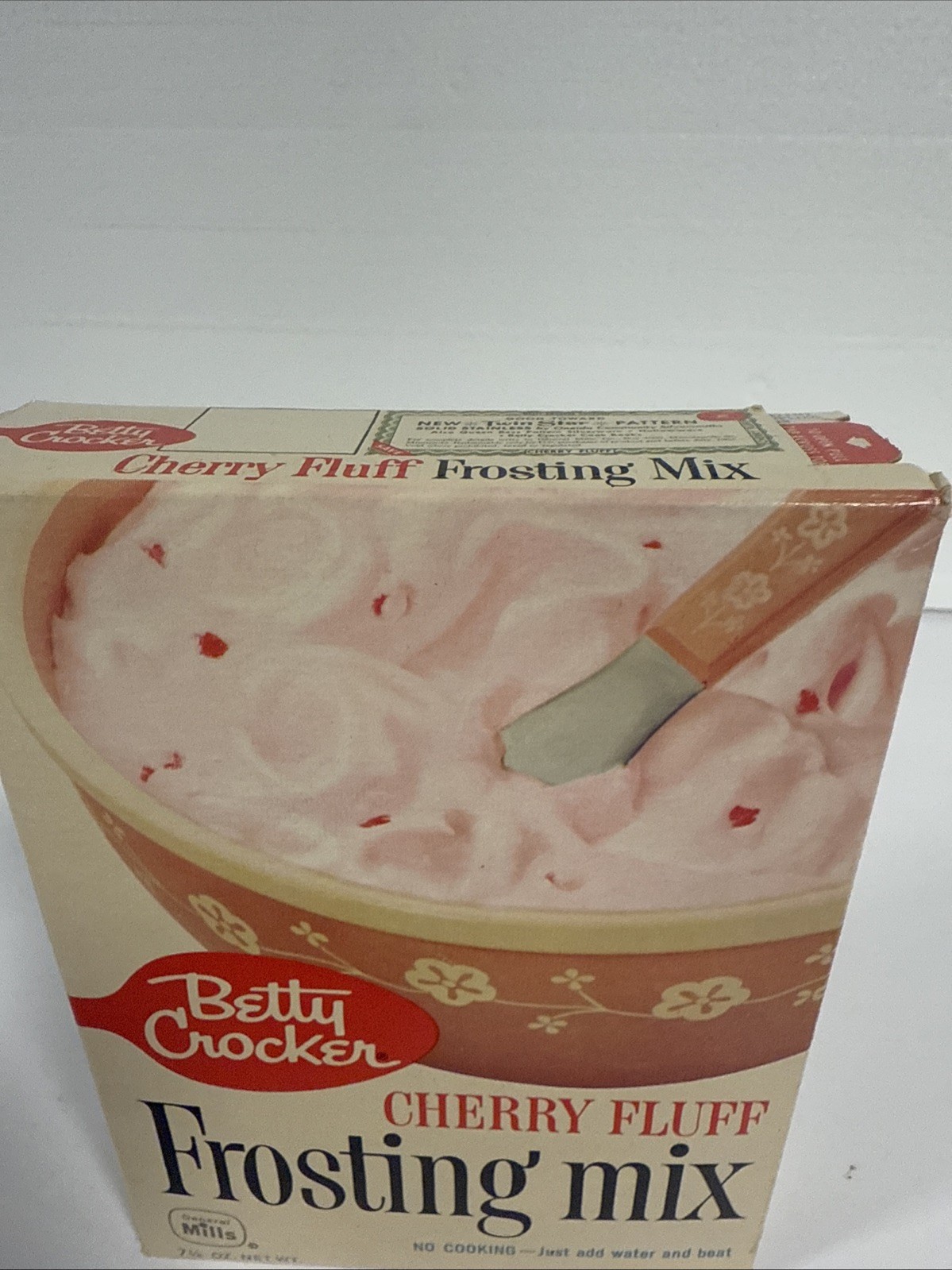 Vintage 1963 Betty Crocker Cherry Fluff Frosting Mix Box Sealed Display PYREX??
