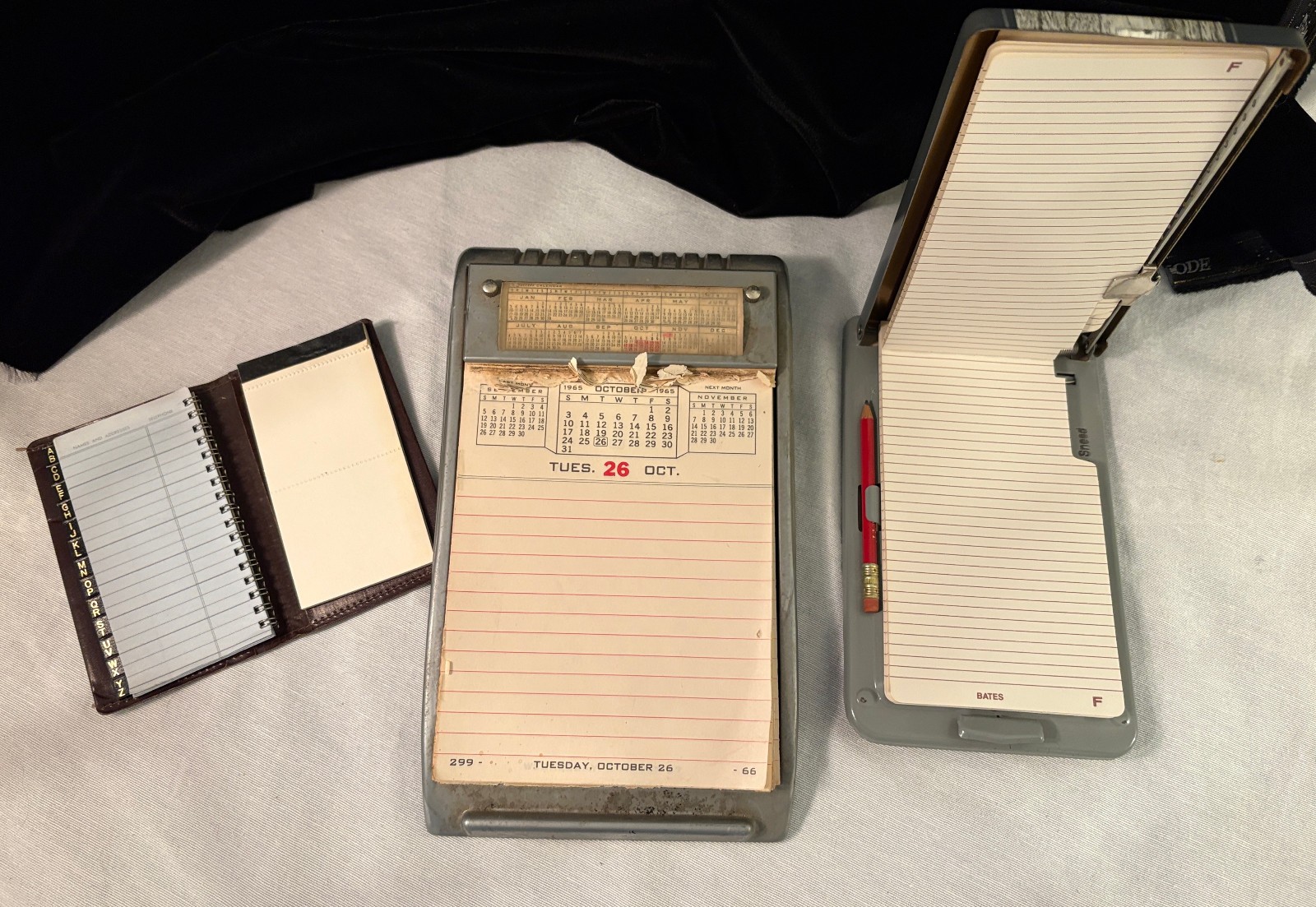 Vtg Lot: Gas station DESK CALENDAR 1965 & Bates METAL ADDRESS FLIP FINDER
