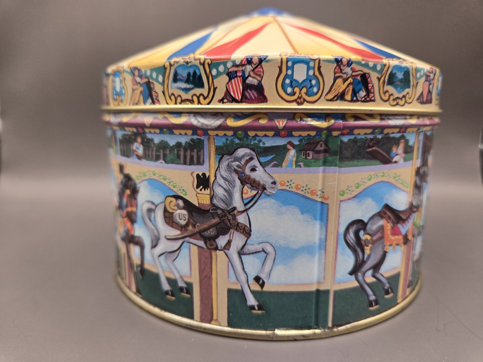 Hershey Park Carrousel Tin “Empty”