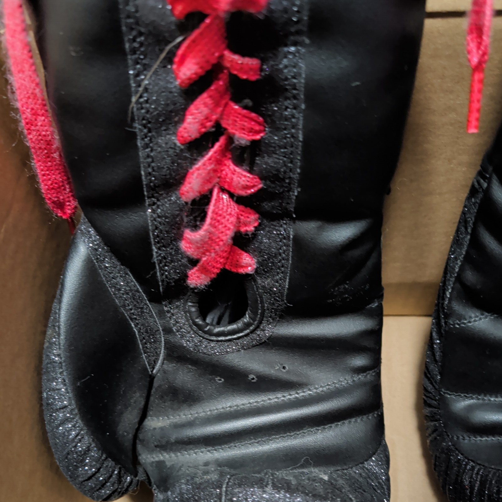 Rare Black Glitter Victoria Secret’s Boxing Gloves