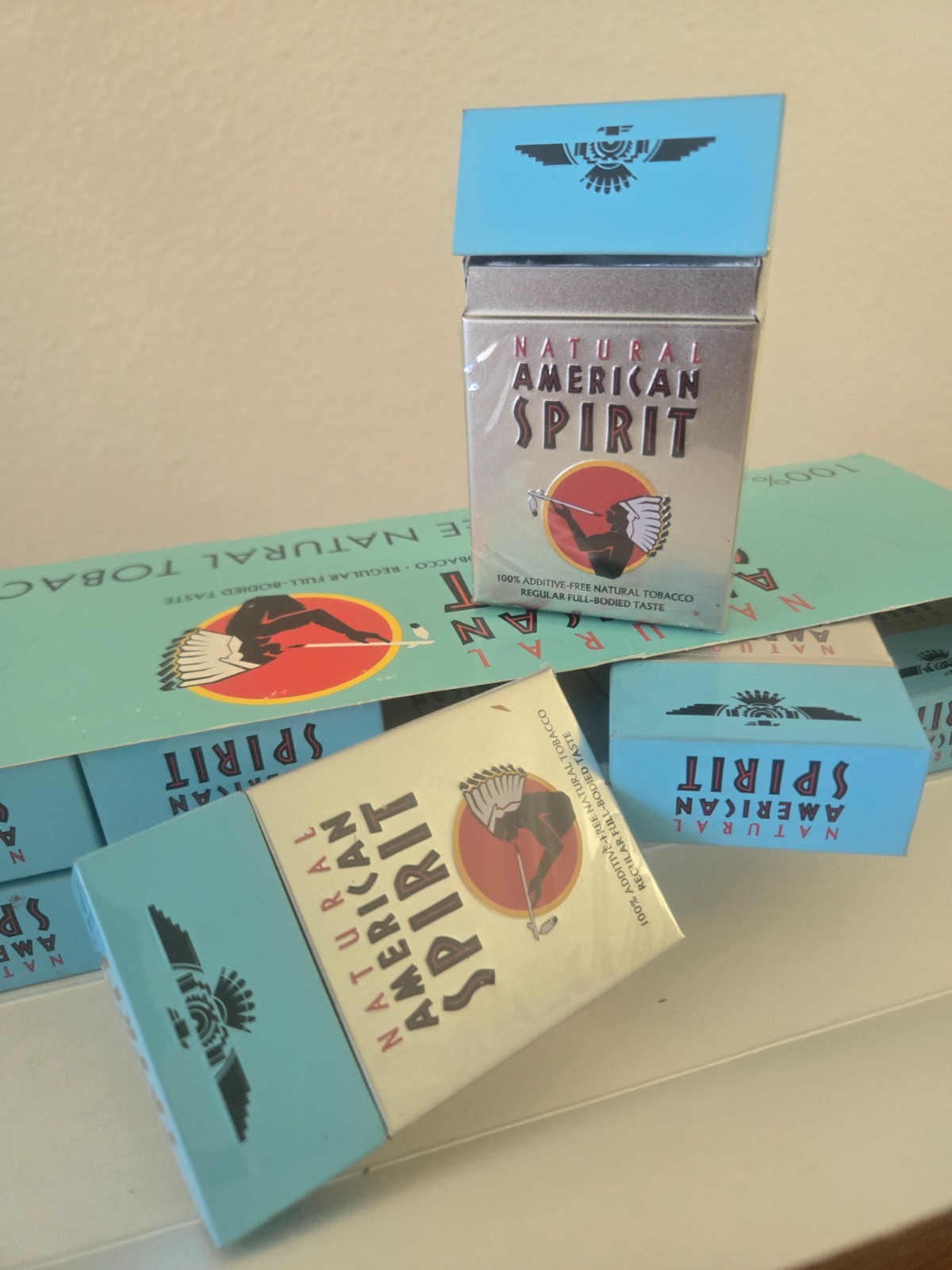 American Spirit Collectable tin pack blue.