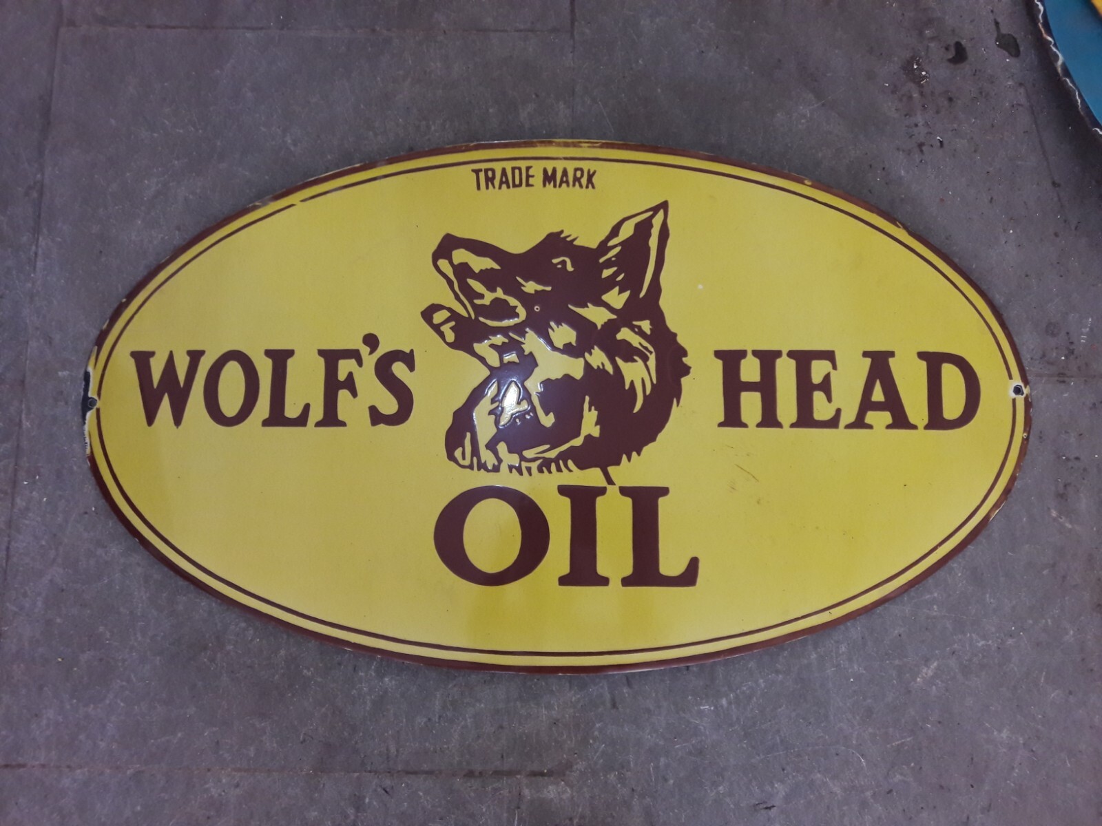 WOLF’S HEAD PORCELAIN ENAMEL SIGN SIZE 42″ INCHE SINGLE SIDED