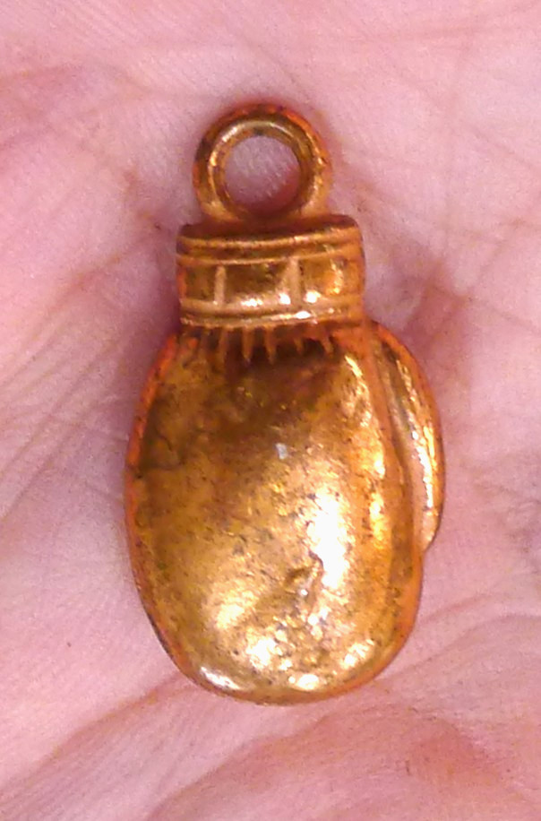 1920s Vintage Cracker Jack Premium Prize Toy GOLD TONE BOXING GLOVE Charm