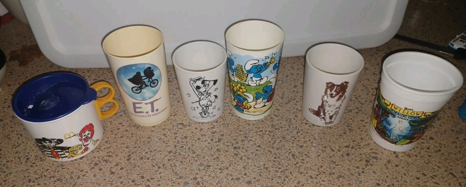 Lot 6 Vintage Plastic Cups Tv & Movies ET, Lassie,Willow,Smurfs,McDonald’s,ETC.