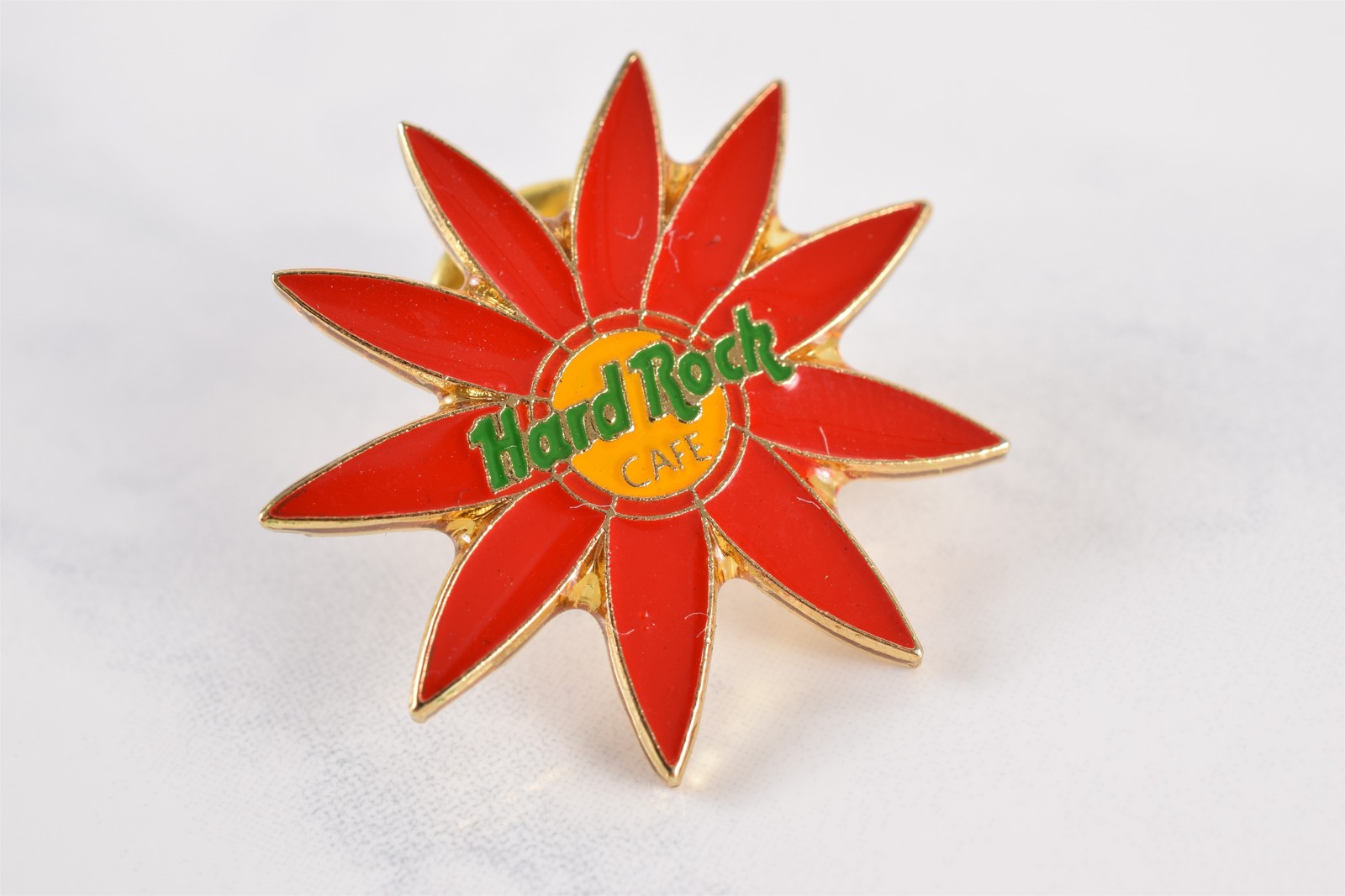 Vintage Hard Rock Café Lapel/Hat Pin Pinback Red Flower Daisy Petal