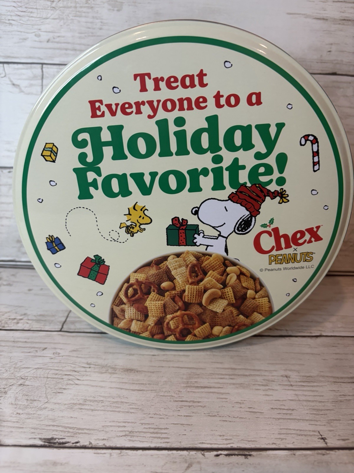 2025 General Mills Peanuts Snoopy Holiday Chex Tin