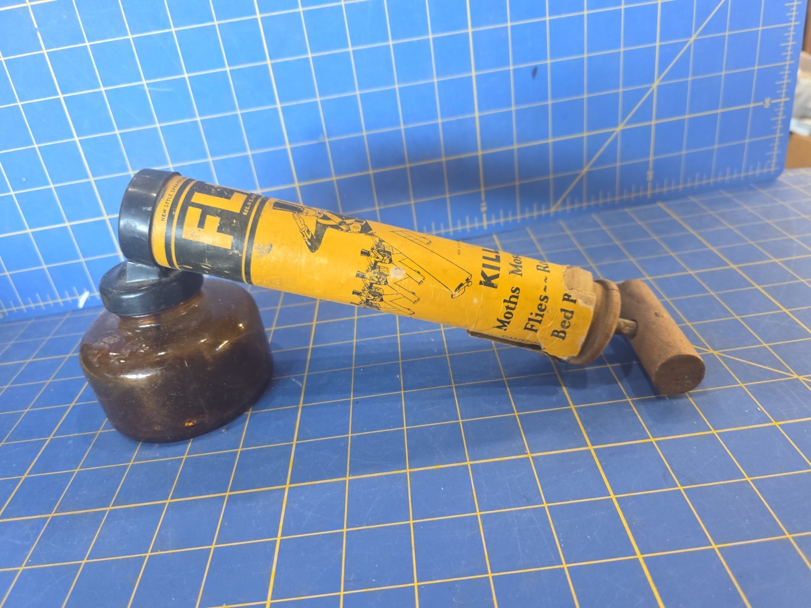 TN35 VTG Flit Spray Duster Mosquito Sprayer Cardboard Pump Glass