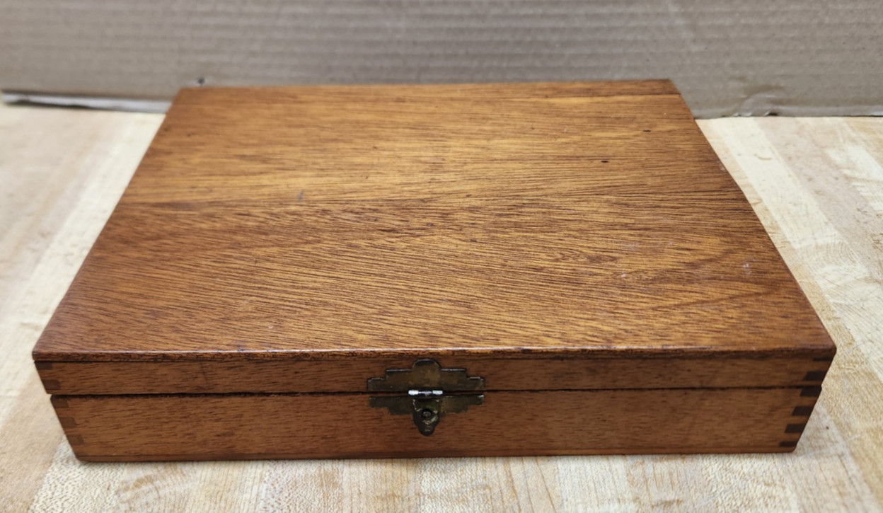 Motor Fuel Carriers Inc. Imported DATES Wooden Box Oriental Dainties Kansas 4lbs