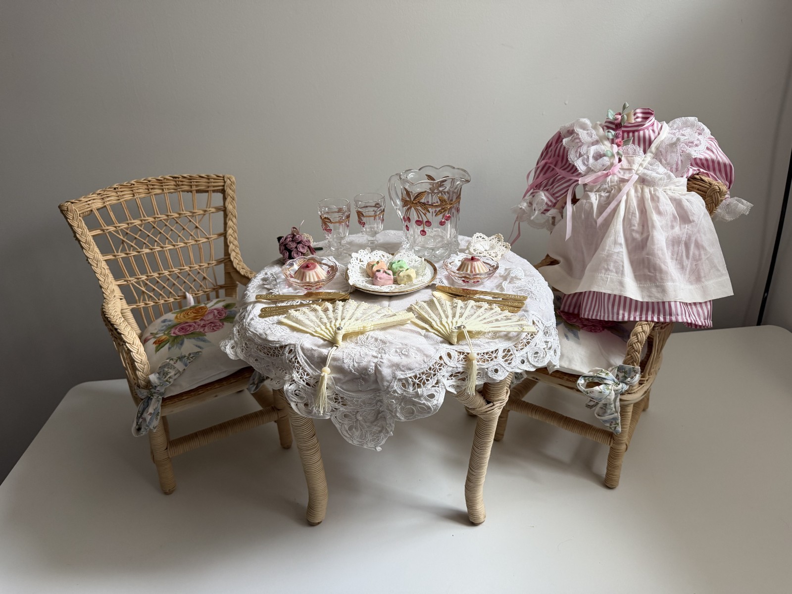 Pleasant Company American Girl Doll Samantha Birthday Bundle – Dress & Table Set