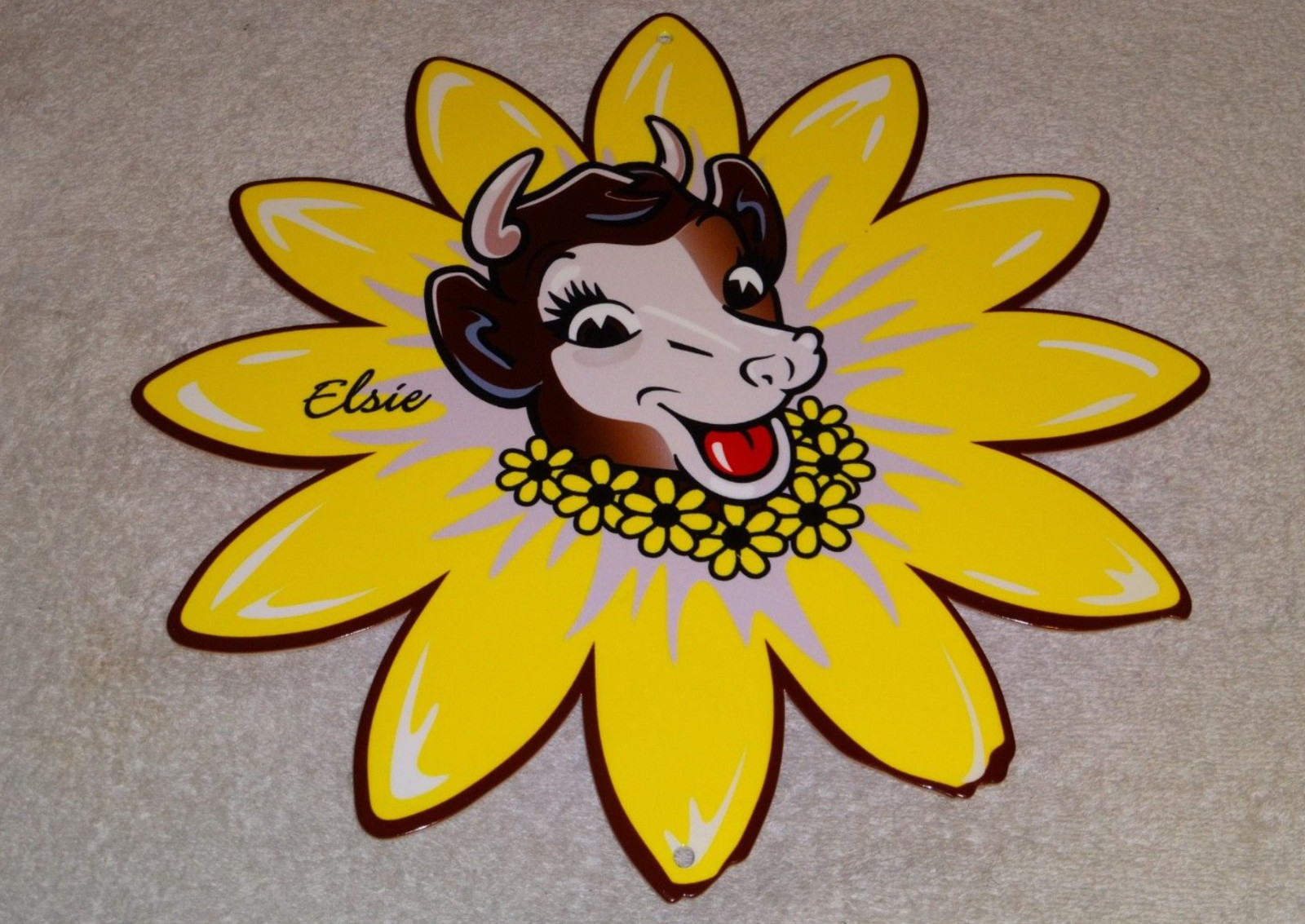 VINTAGE BORDEN’S DAIRY ELSIE THE COW 12″ ENAMEL METAL ICE CREAM FLOWER GAS SIGN!