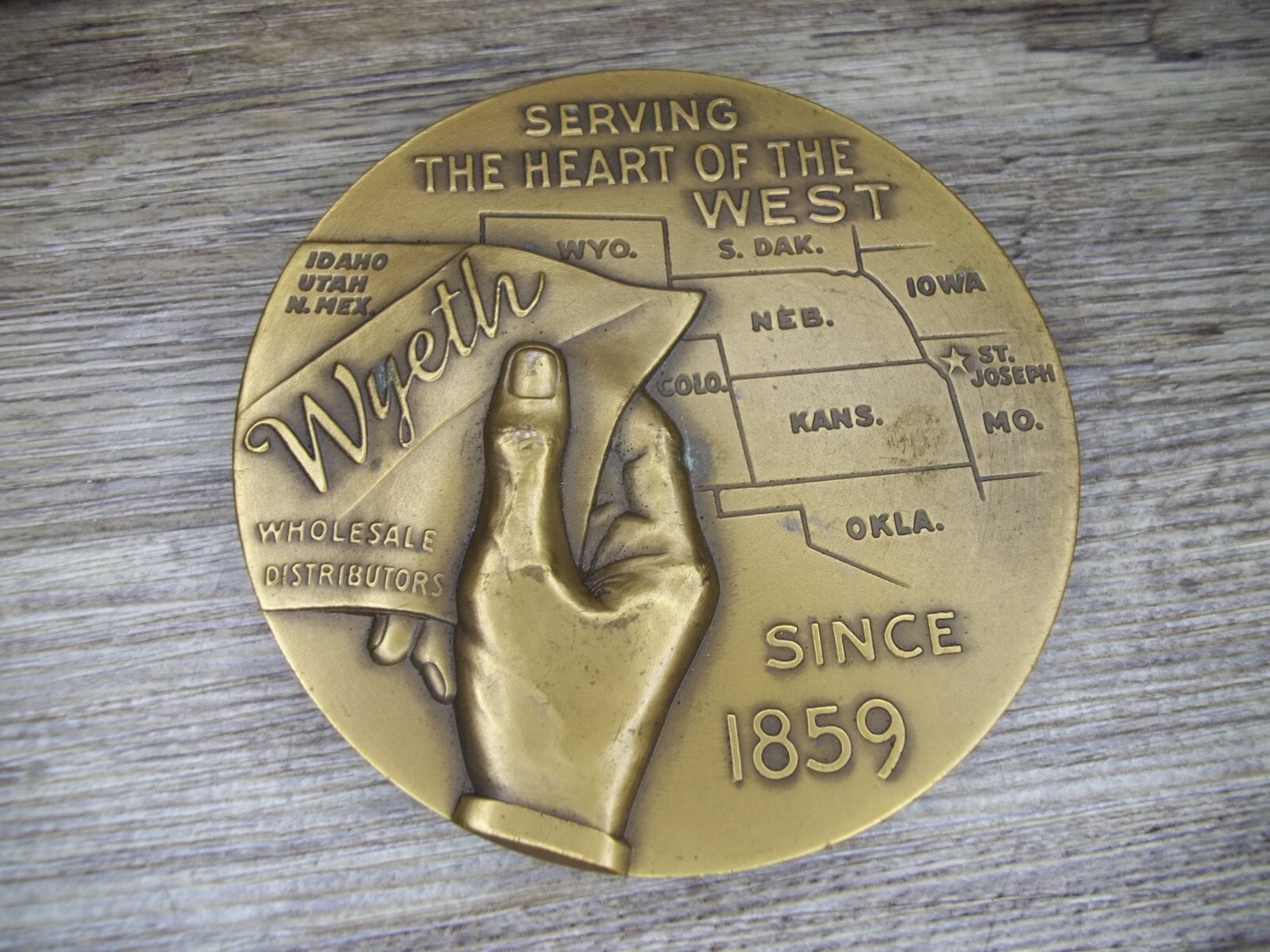 100th anniversary medallion Wyeth co. wholesale food Distributer 1859-1959 Z46