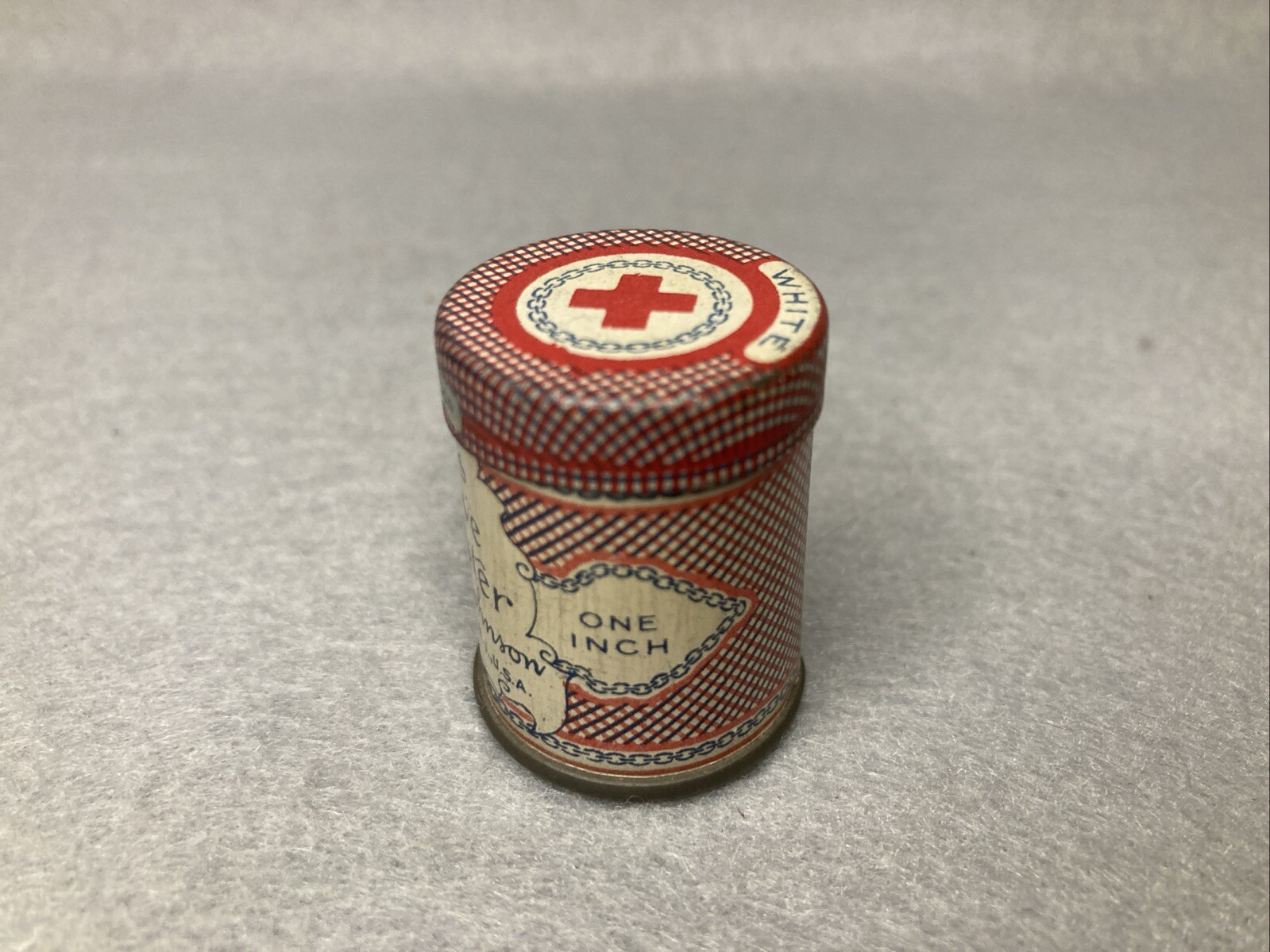 Vintage Zonas Adhesive Plaster Tin – Johnson & Johnson – New Brunswick, NJ, USA