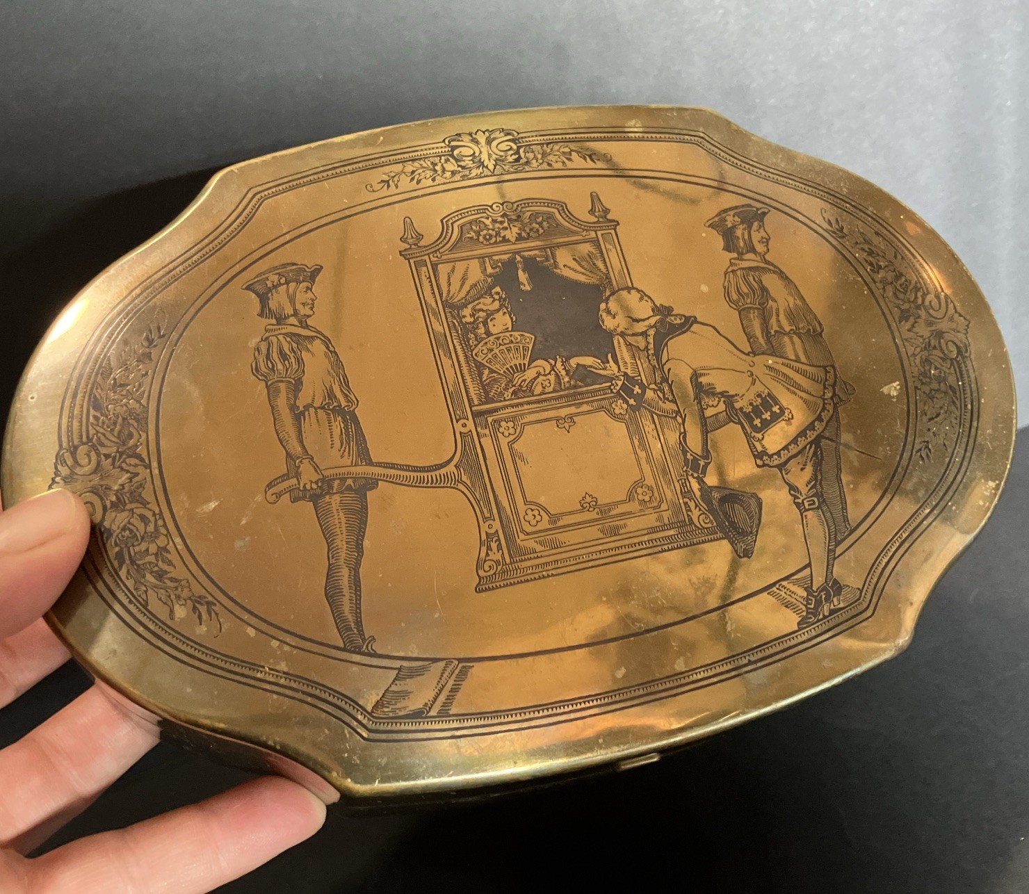 Vintage Schrafft’s Candy Box Hinged Boston MA Brass With Etched Queen Design Tin