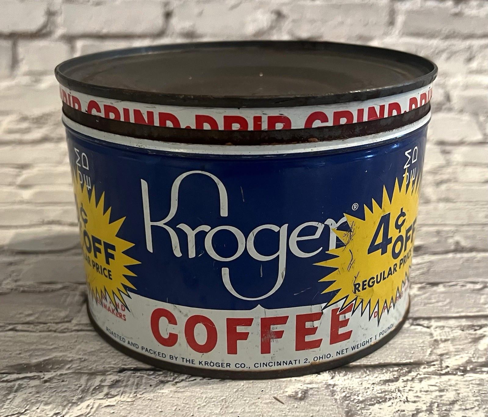 Vintage Kroger Coffee 1 lb Key Wind Tin w/ Lid 4 Cents Off (Empty)
