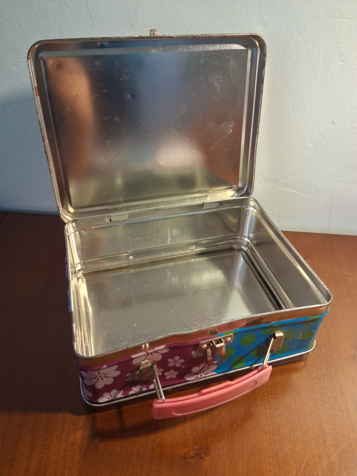Vintage RARE Roxy Quiksilver Metal Lunchbox Tin With Lid 7.5×6×3
